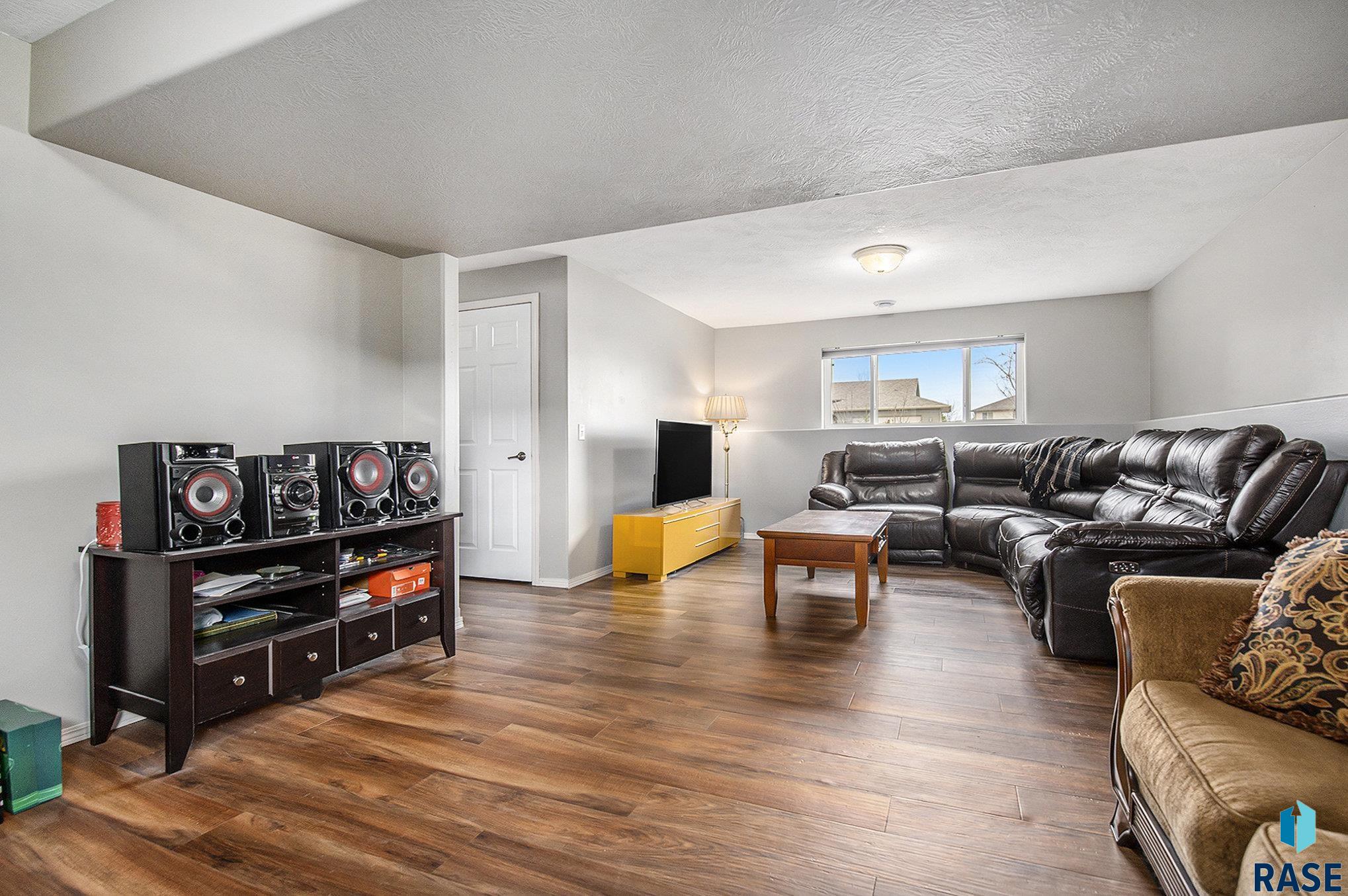 507 Rosewood Dr Drive, Harrisburg, South Dakota image 17