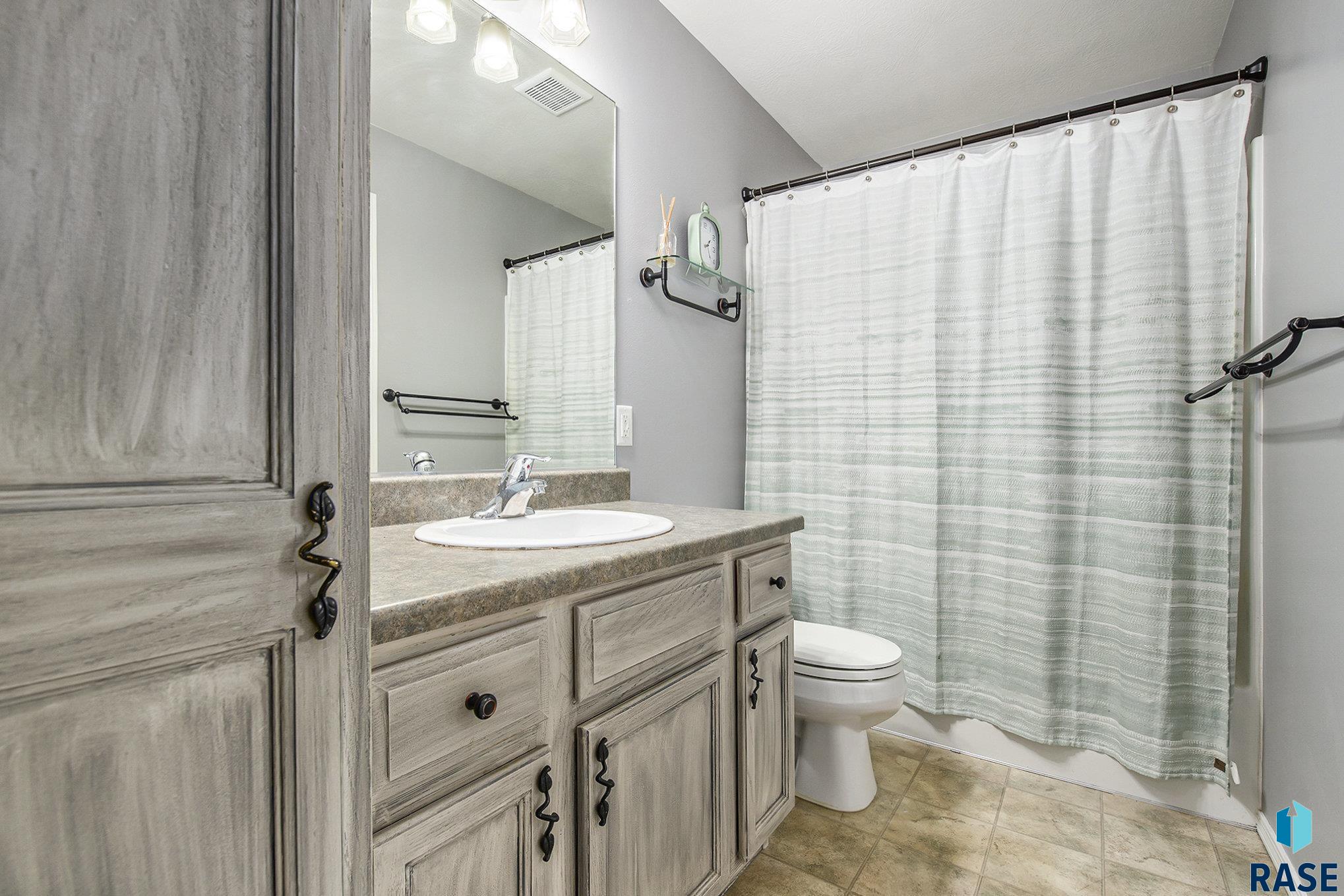 507 Rosewood Dr Drive, Harrisburg, South Dakota image 15