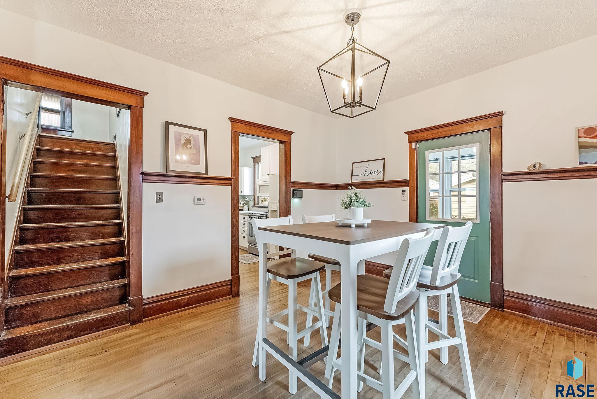 Sioux Falls, South Dakota 57103, United States, 3 Bedrooms Bedrooms, ,2 BathroomsBathrooms,Residential,Pending,214825