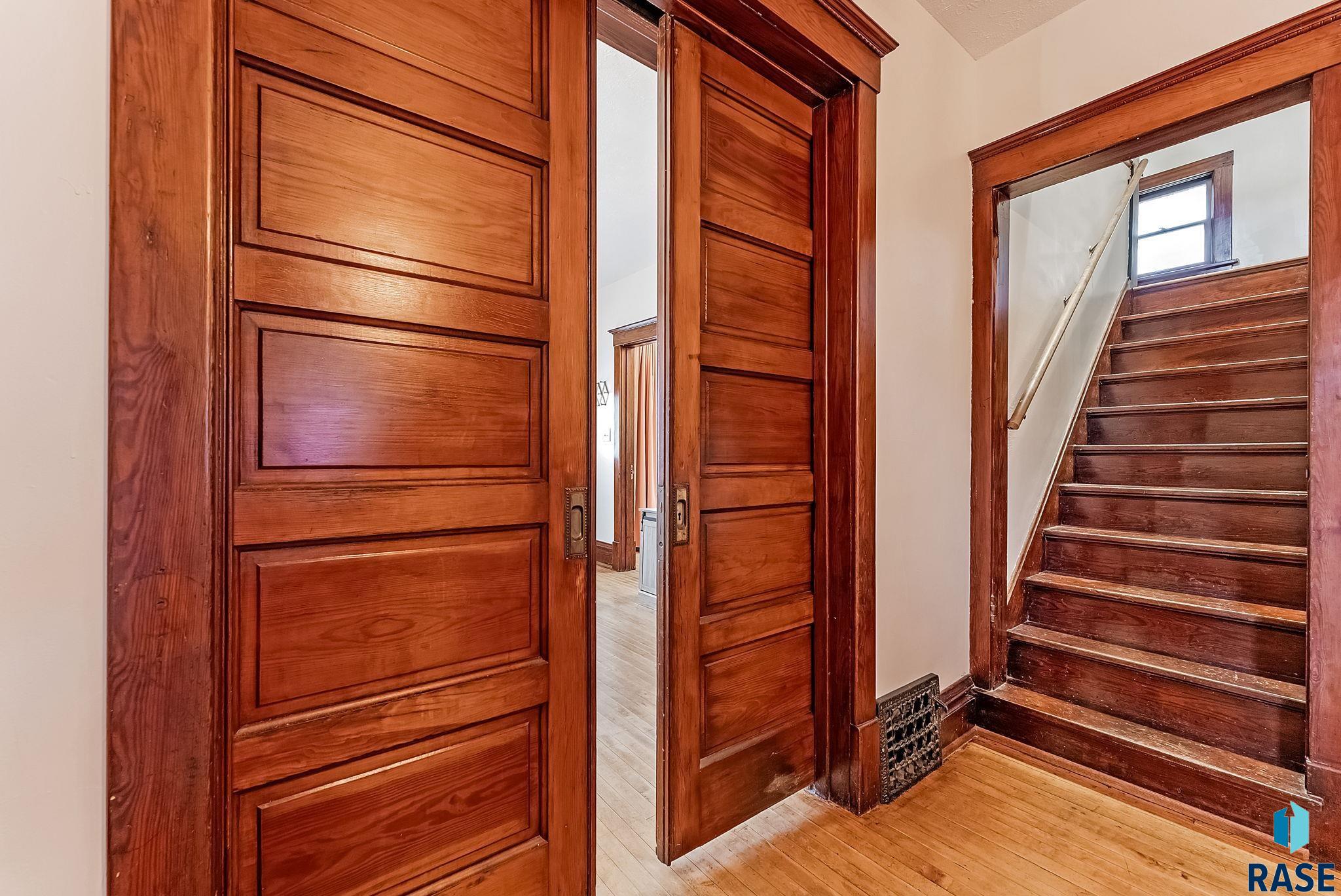 Sioux Falls, South Dakota 57103, United States, 3 Bedrooms Bedrooms, ,2 BathroomsBathrooms,Residential,Pending,214825