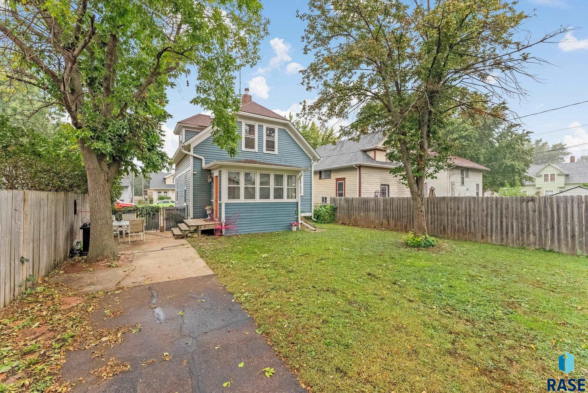 Sioux Falls, South Dakota 57103, United States, 3 Bedrooms Bedrooms, ,2 BathroomsBathrooms,Residential,Pending,214825