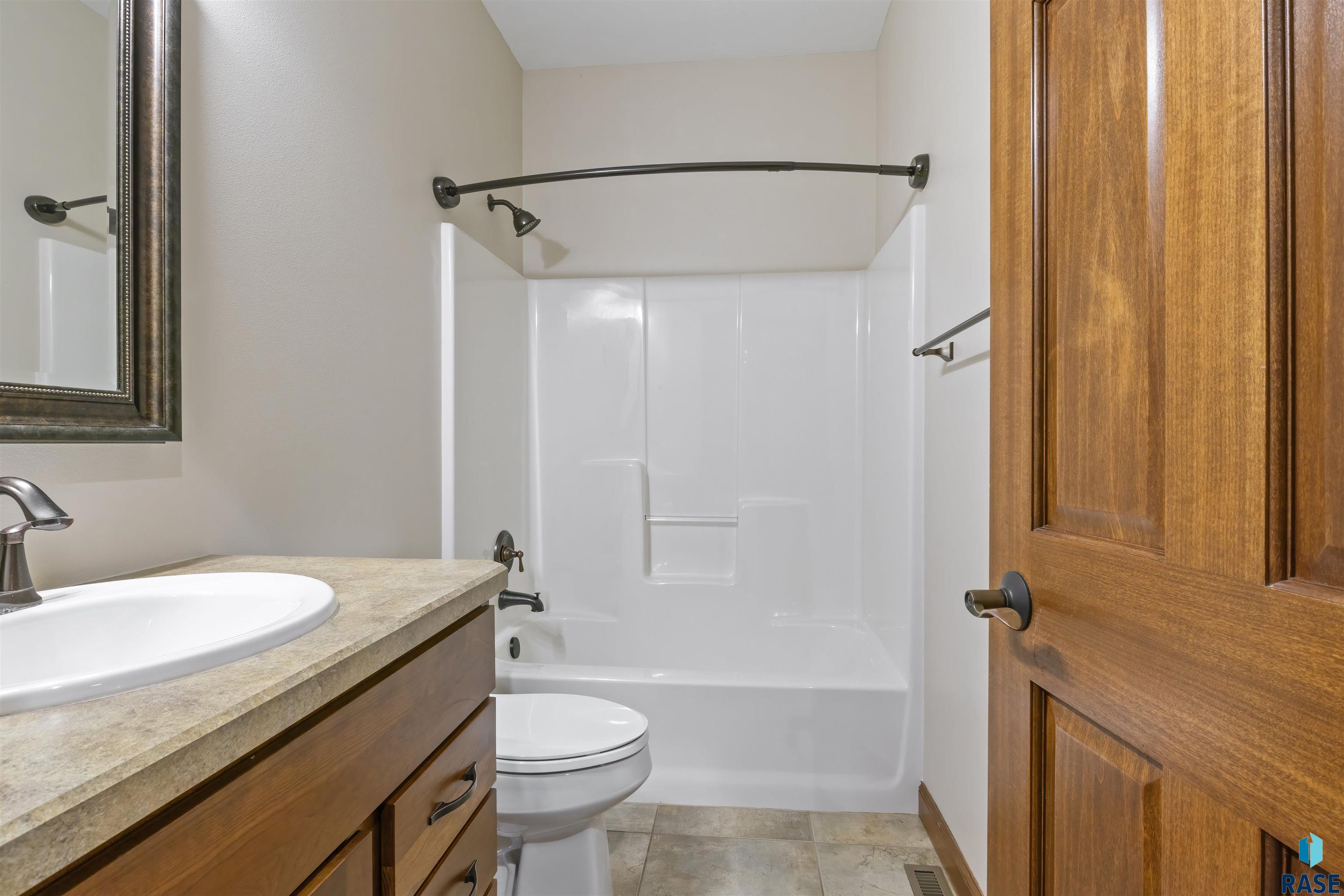 4004 W 90th St Street, Sioux Falls, South Dakota image 36