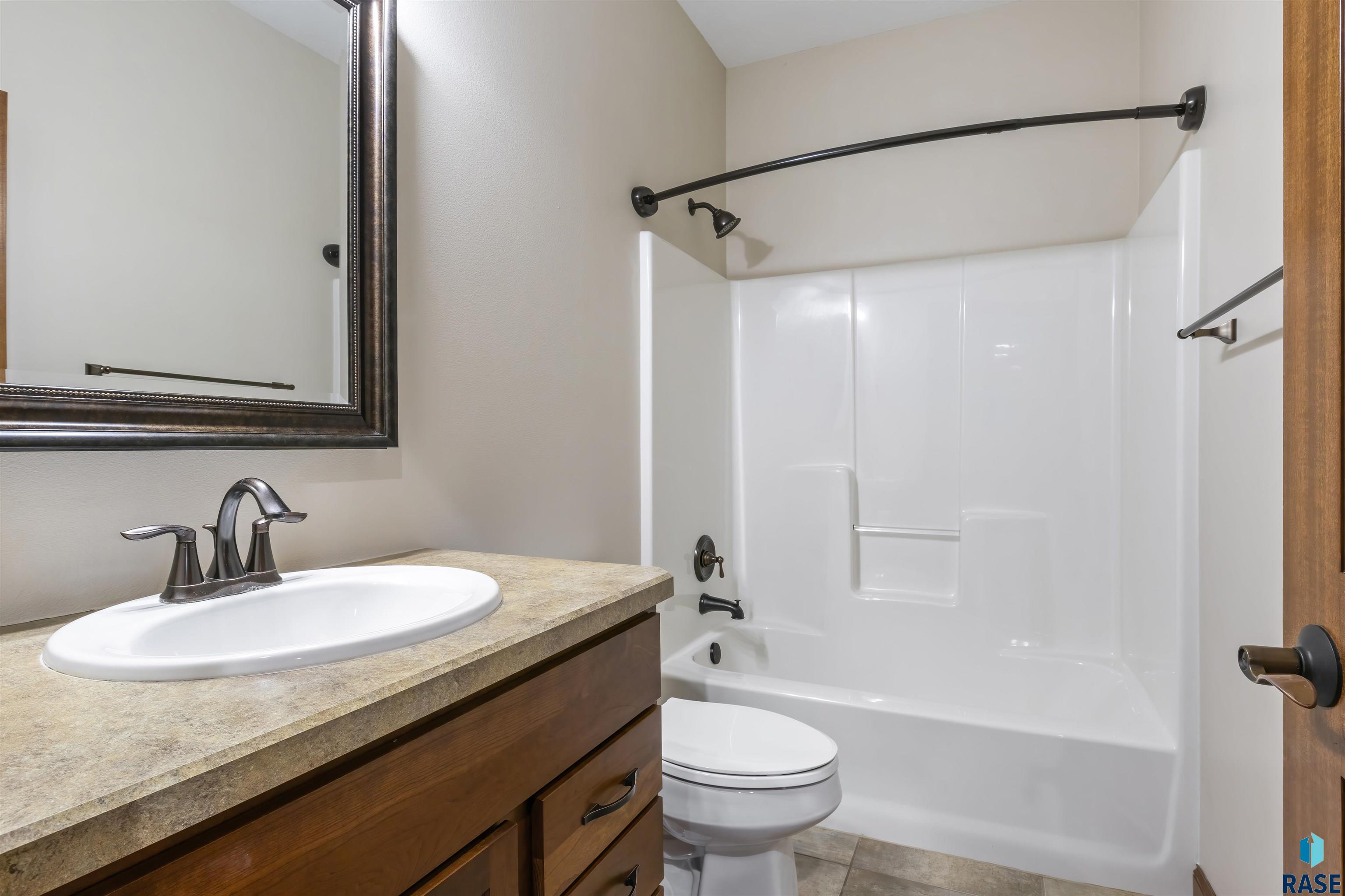4004 W 90th St Street, Sioux Falls, South Dakota image 37
