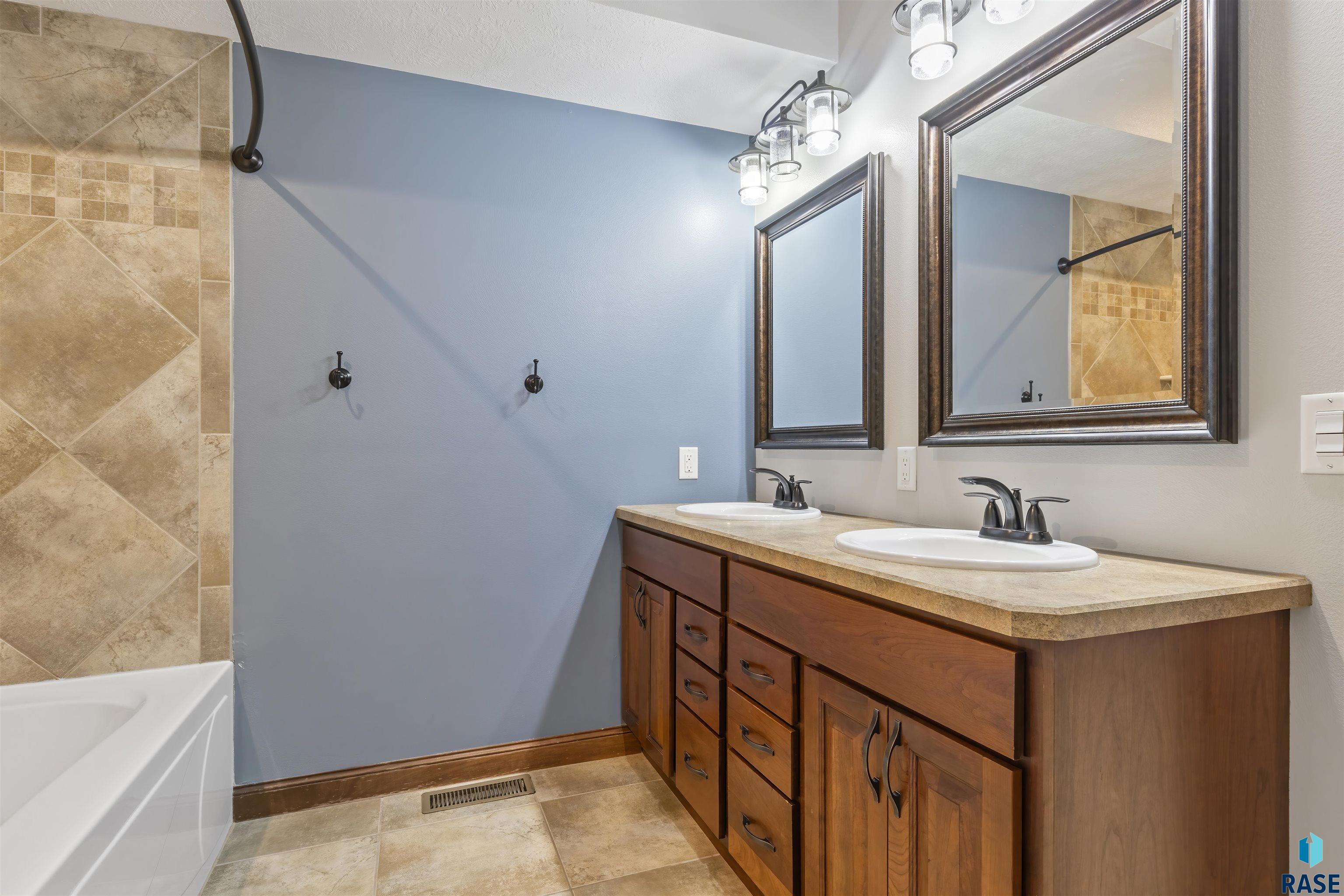 4004 W 90th St Street, Sioux Falls, South Dakota image 30
