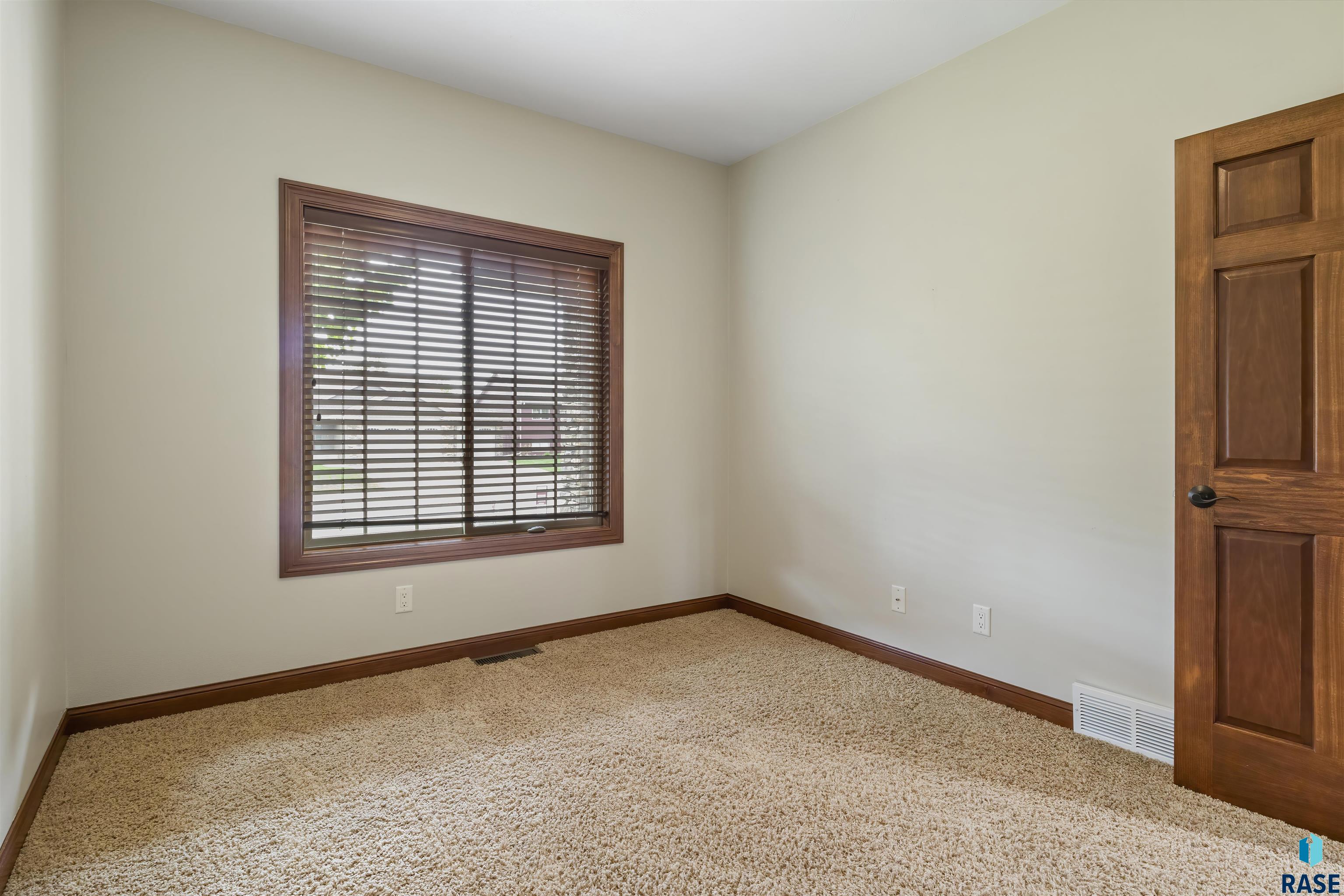 4004 W 90th St Street, Sioux Falls, South Dakota image 41
