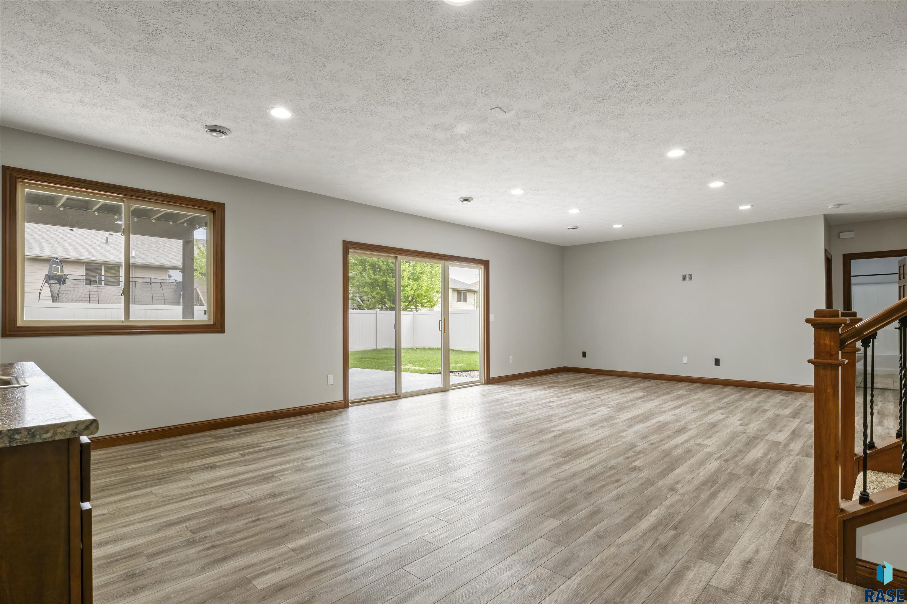 4004 W 90th St Street, Sioux Falls, South Dakota image 47