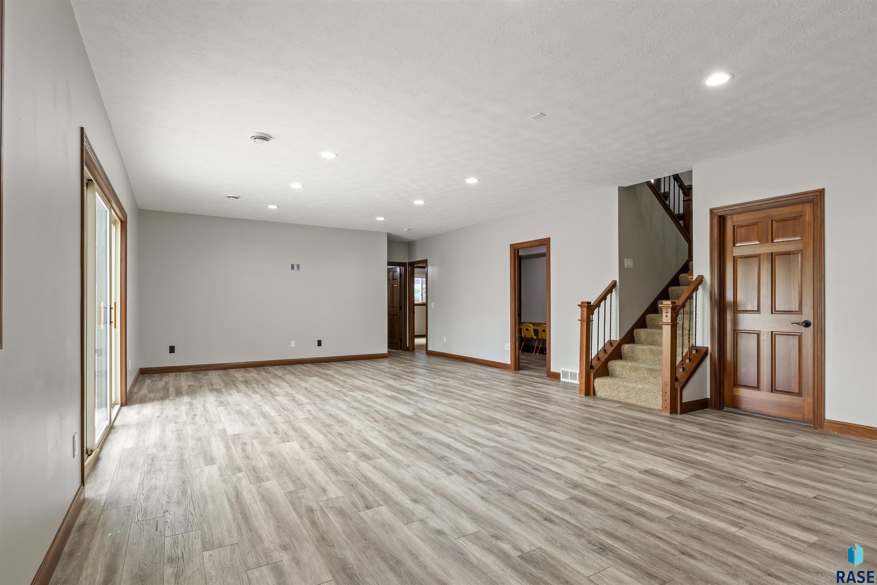4004 W 90th St Street, Sioux Falls, South Dakota image 48