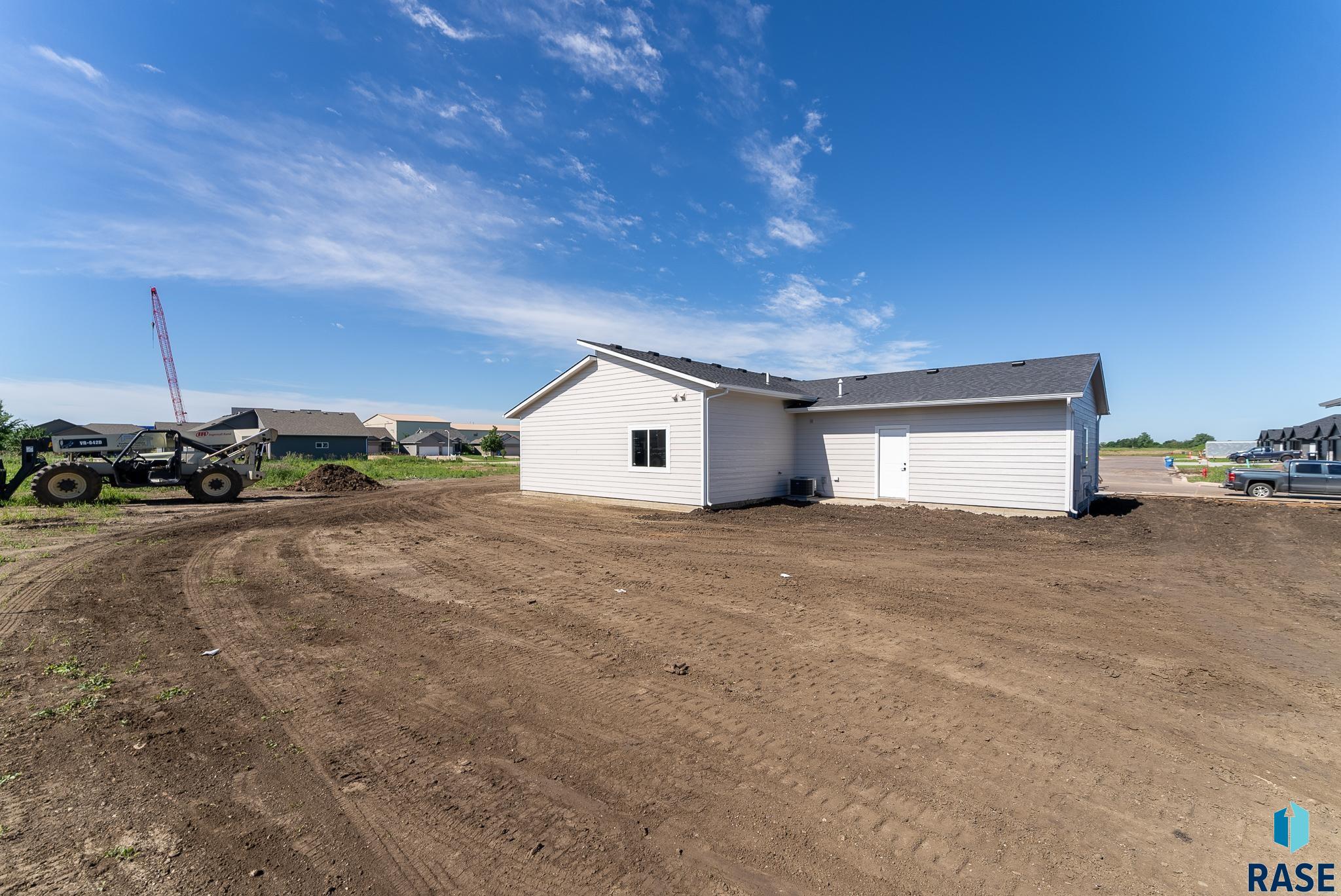 1230 N Titan Ave Avenue, Tea, South Dakota image 38