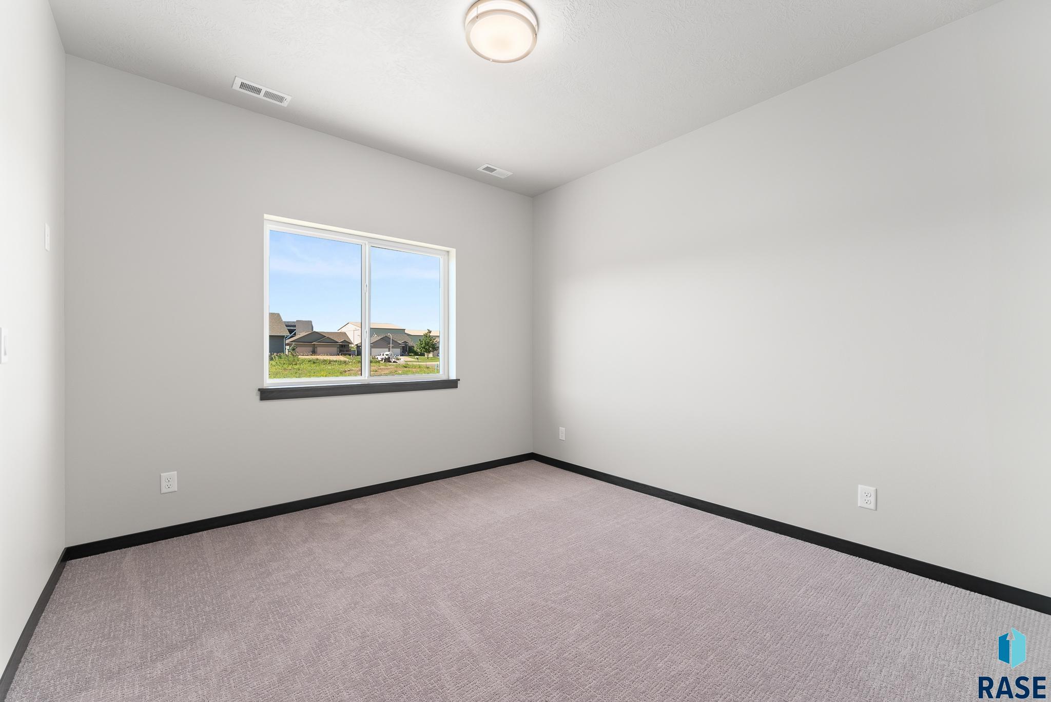 1230 N Titan Ave Avenue, Tea, South Dakota image 29