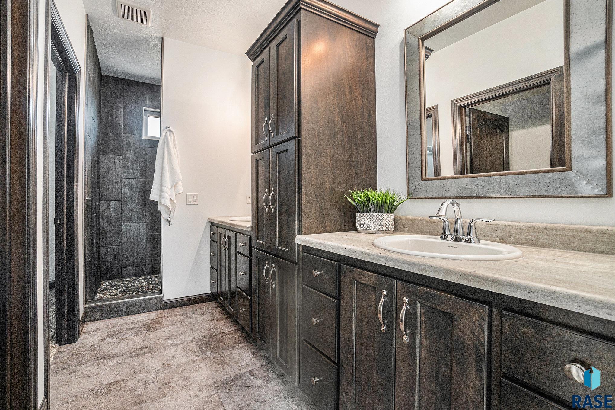 27235 Regal Ct Court, Sioux Falls, South Dakota image 24