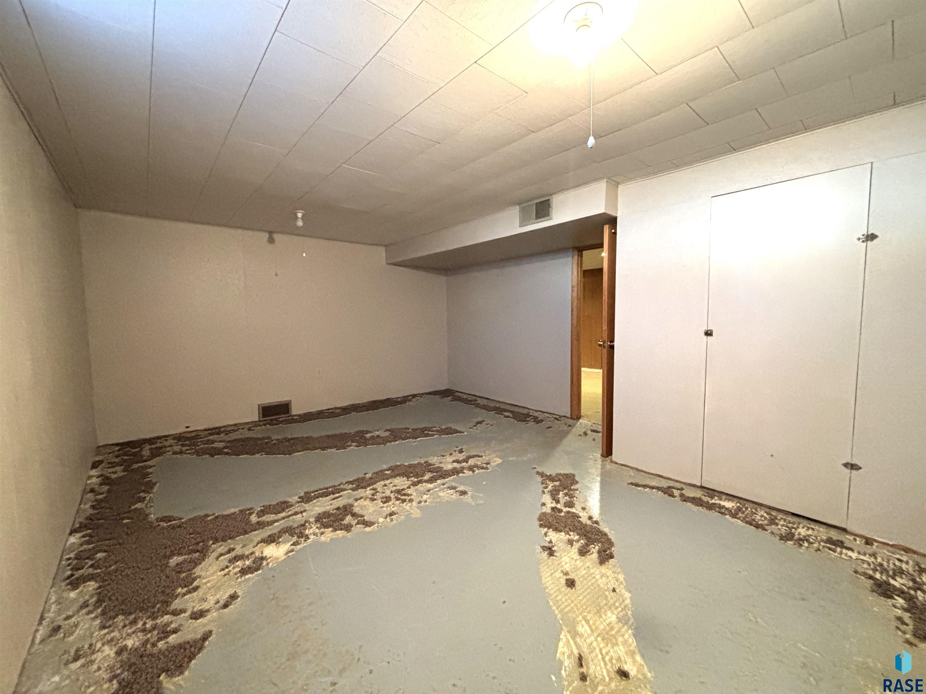 309 E 8th St Street, Miller, New Jersey image 38