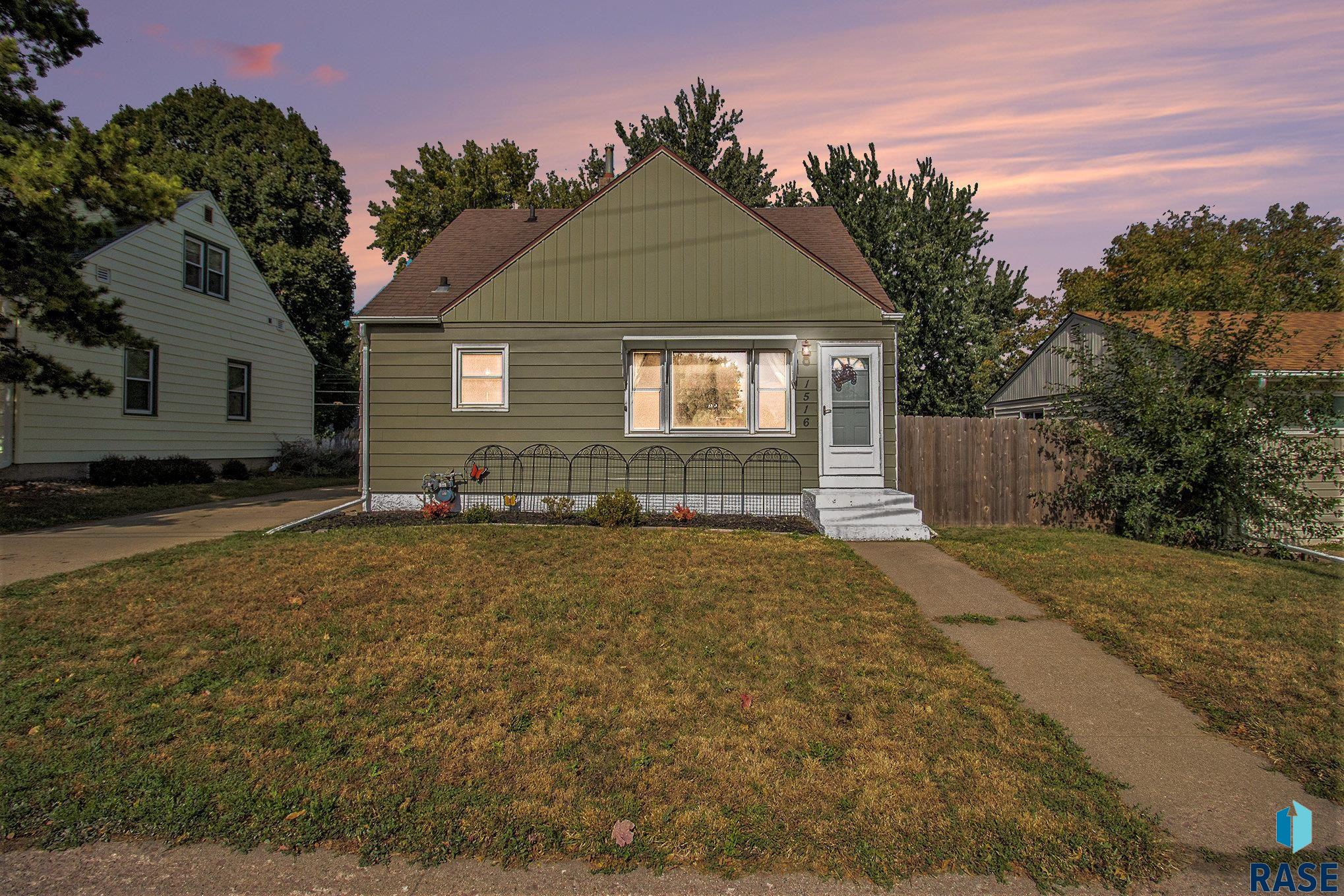 Sioux Falls, South Dakota 57105, United States, 2 Bedrooms Bedrooms, ,2 BathroomsBathrooms,Residential,Active,225904