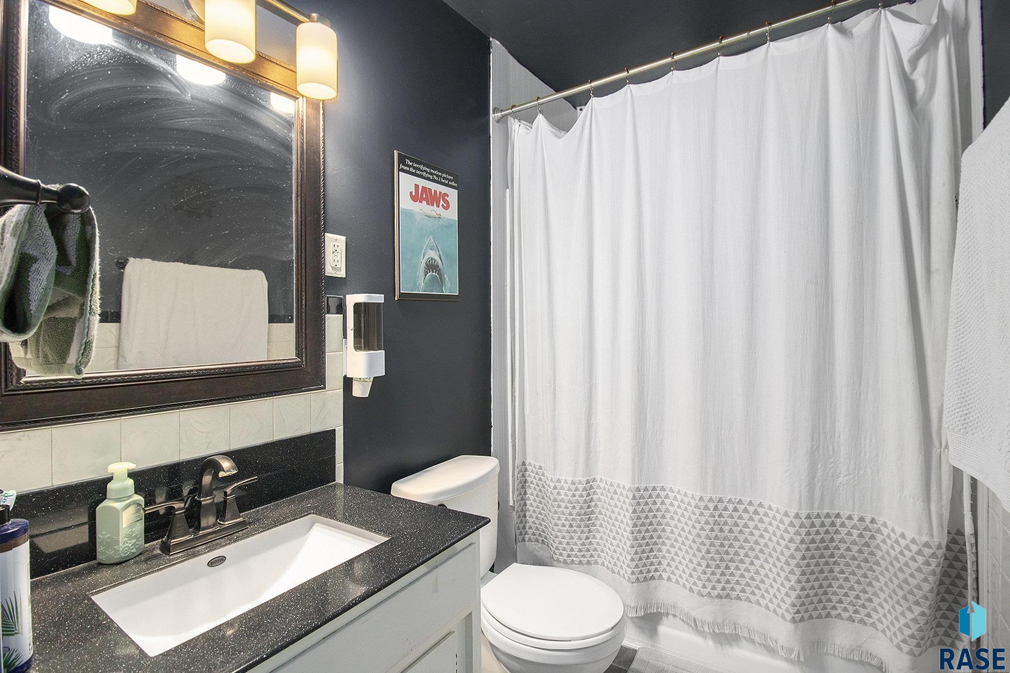 Sioux Falls, South Dakota 57105, United States, 2 Bedrooms Bedrooms, ,2 BathroomsBathrooms,Residential,Active,225904