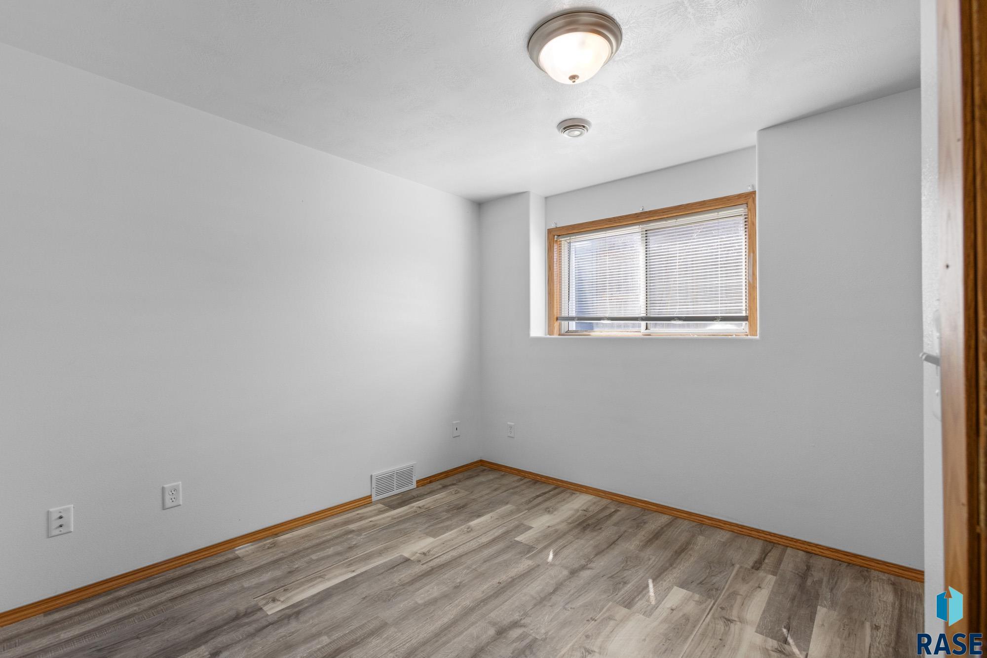 5301 S Galway Ave Avenue, Sioux Falls, South Dakota image 17