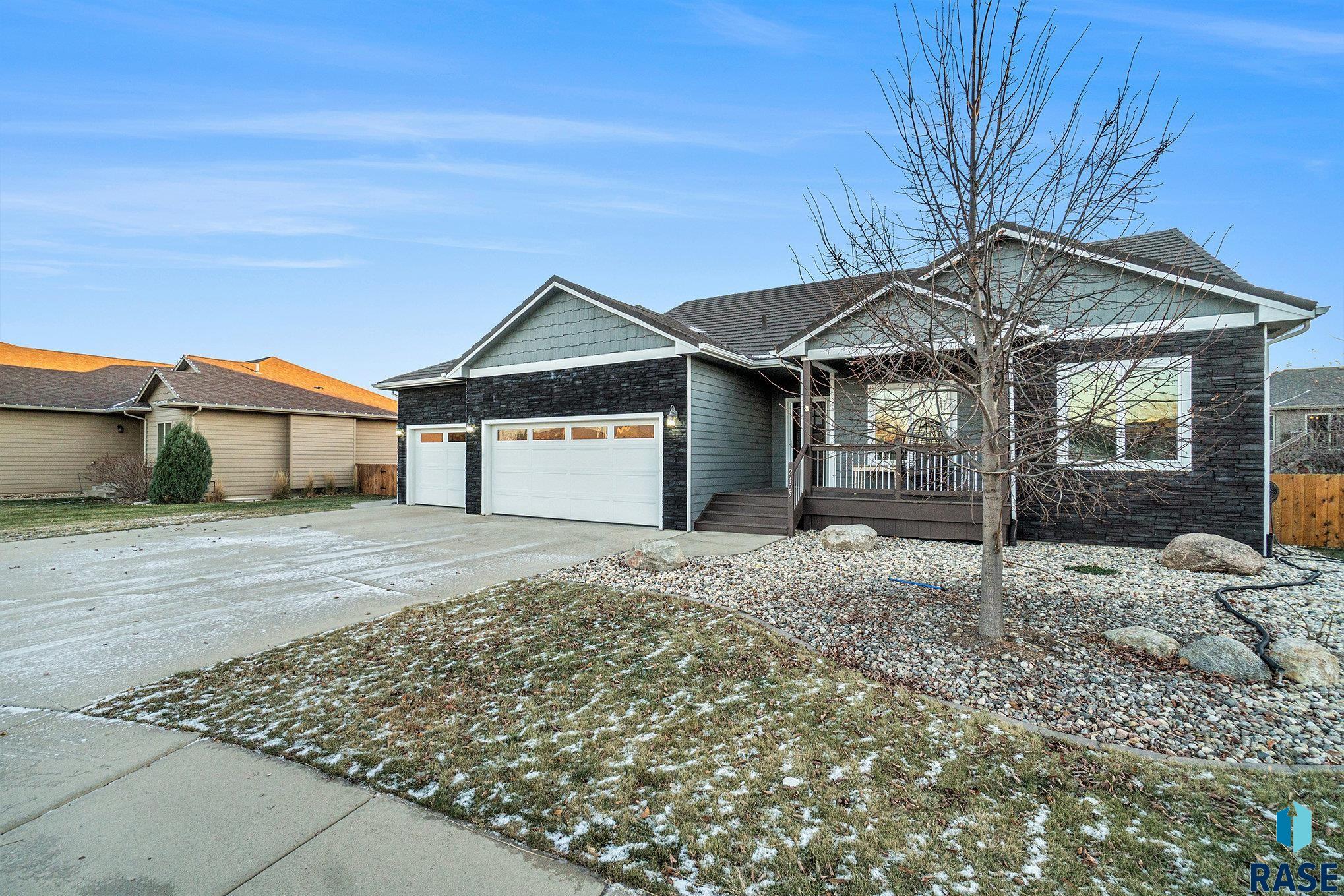 2405 E Yorkshire St Street, Sioux Falls, South Dakota image 2