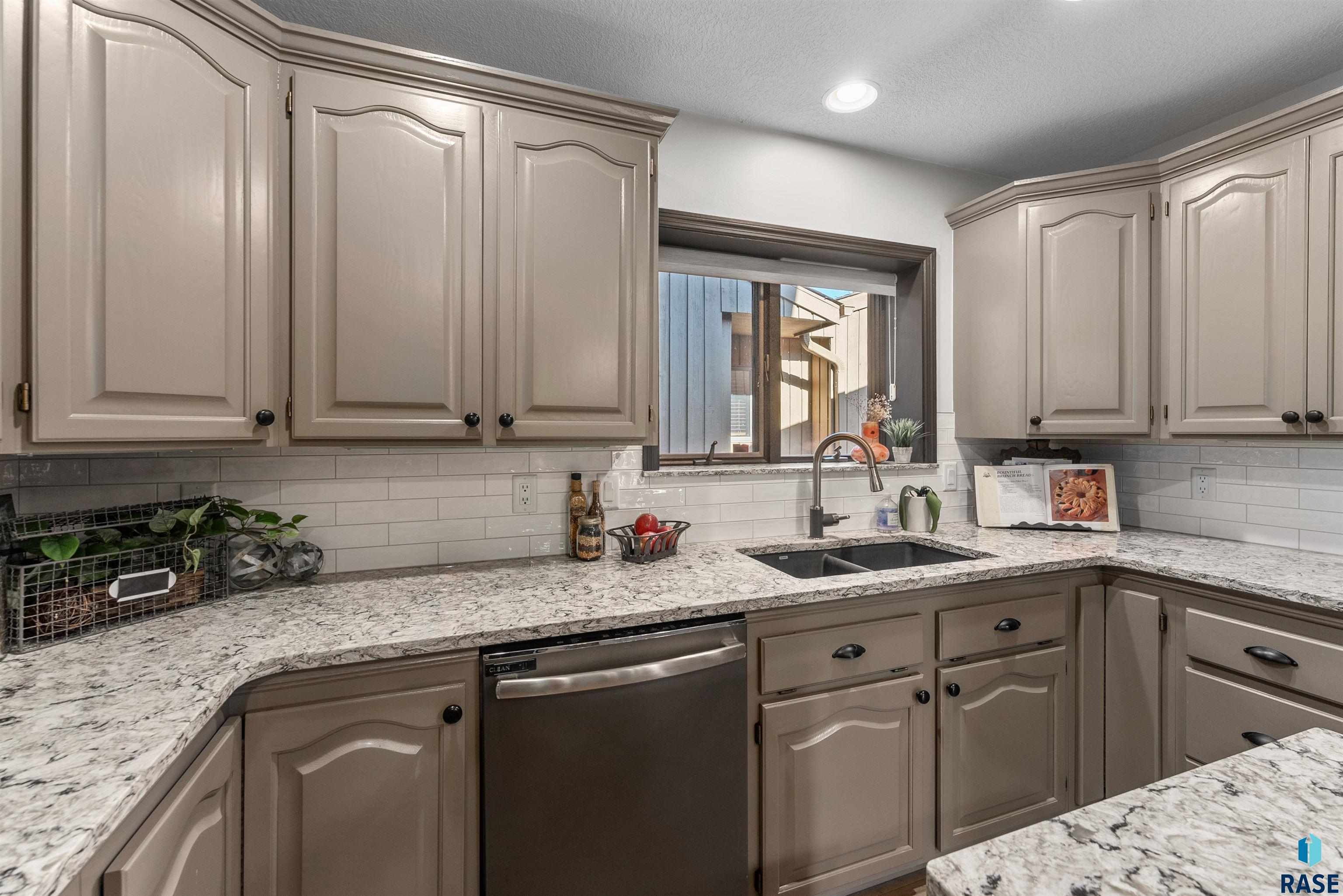 1437 S Westward Ho Pl Place, Sioux Falls, New Jersey image 33