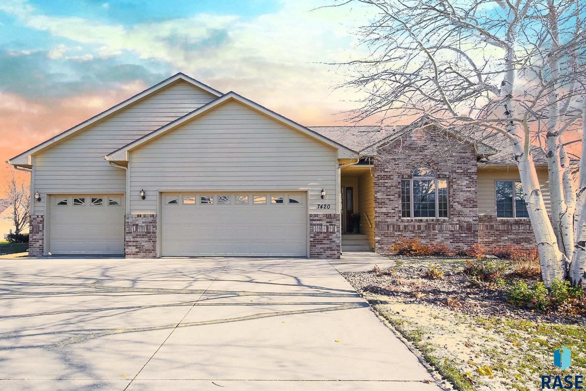 7420 S Valencia Dr Drive, Sioux Falls, South Dakota image 1