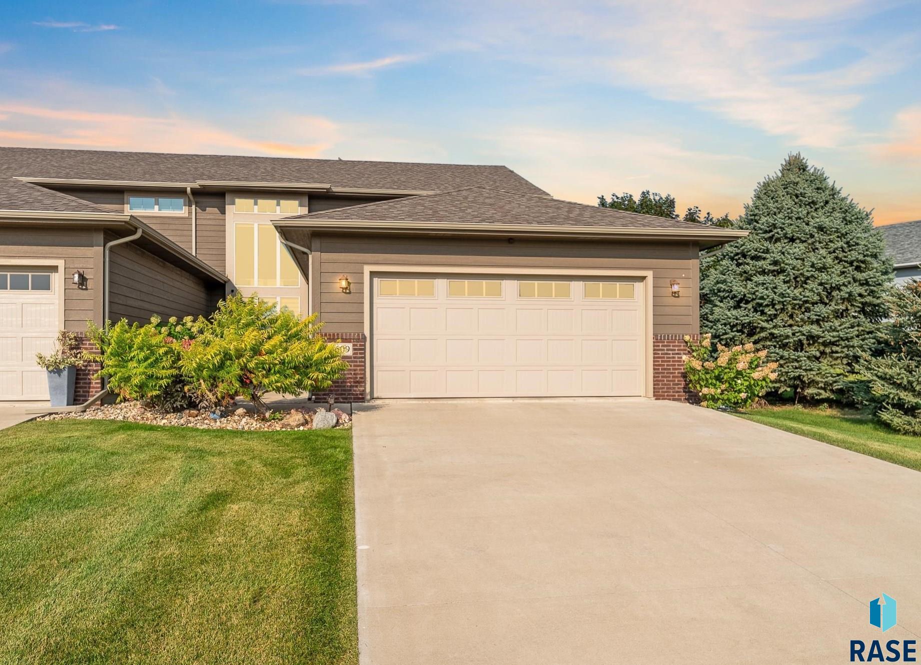 5609 S Yarrow Trl Trail, Sioux Falls, South Dakota image 1