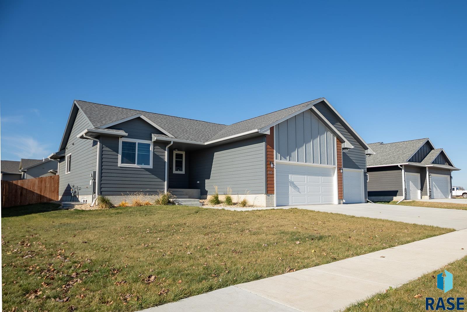 1115 Heatherwood Ave Avenue, Madison, South Dakota image 21