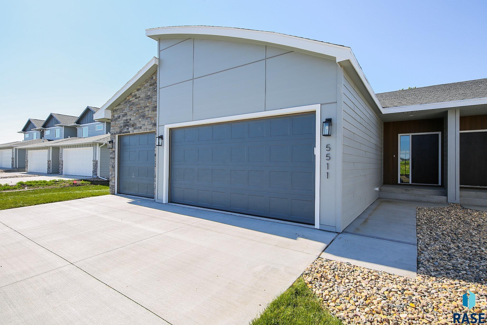 5511 W Liberator Cir Circle, Sioux Falls, South Dakota image 1