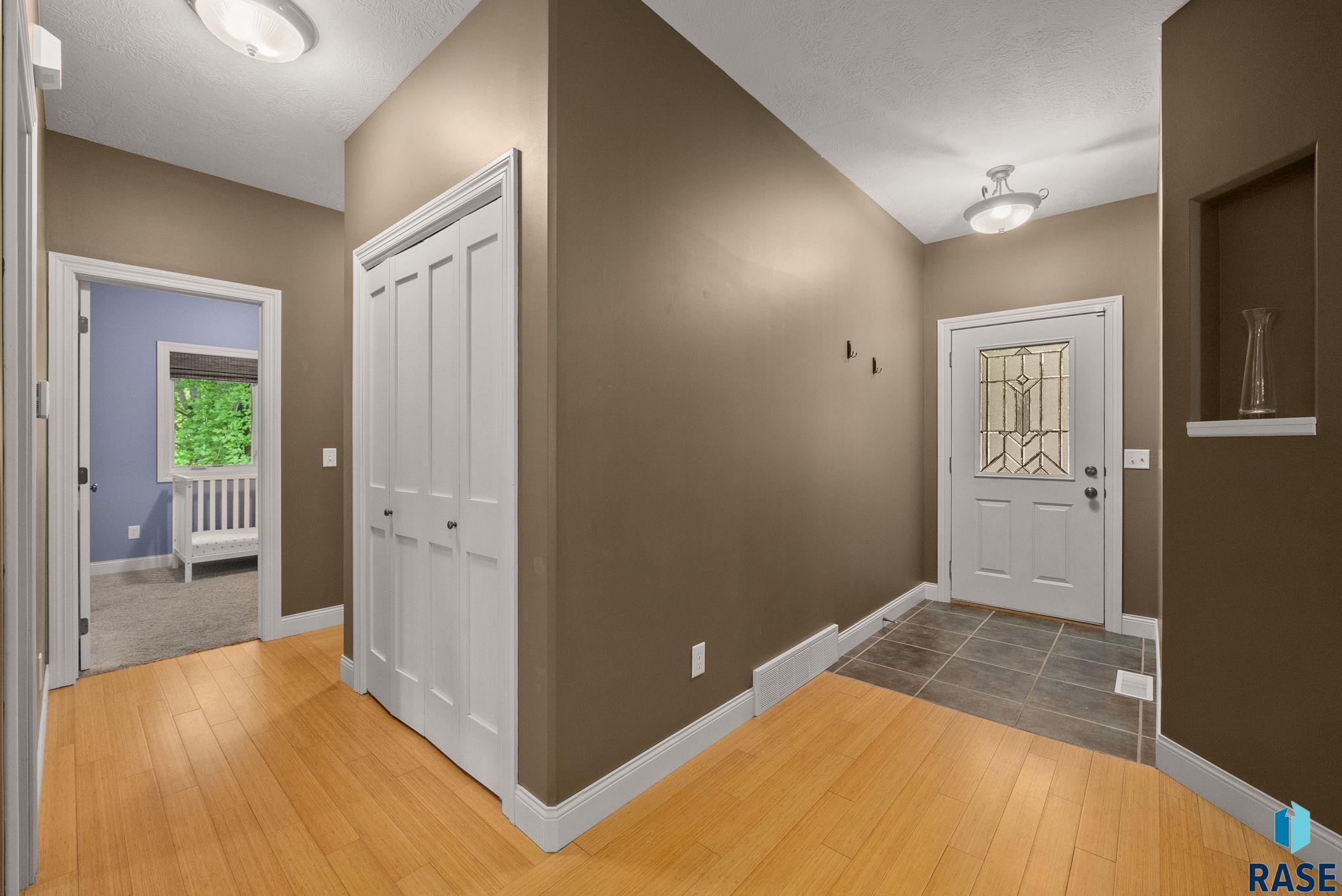 Sioux Falls, South Dakota 57108, United States, 4 Bedrooms Bedrooms, ,3 BathroomsBathrooms,Residential,Active,135149