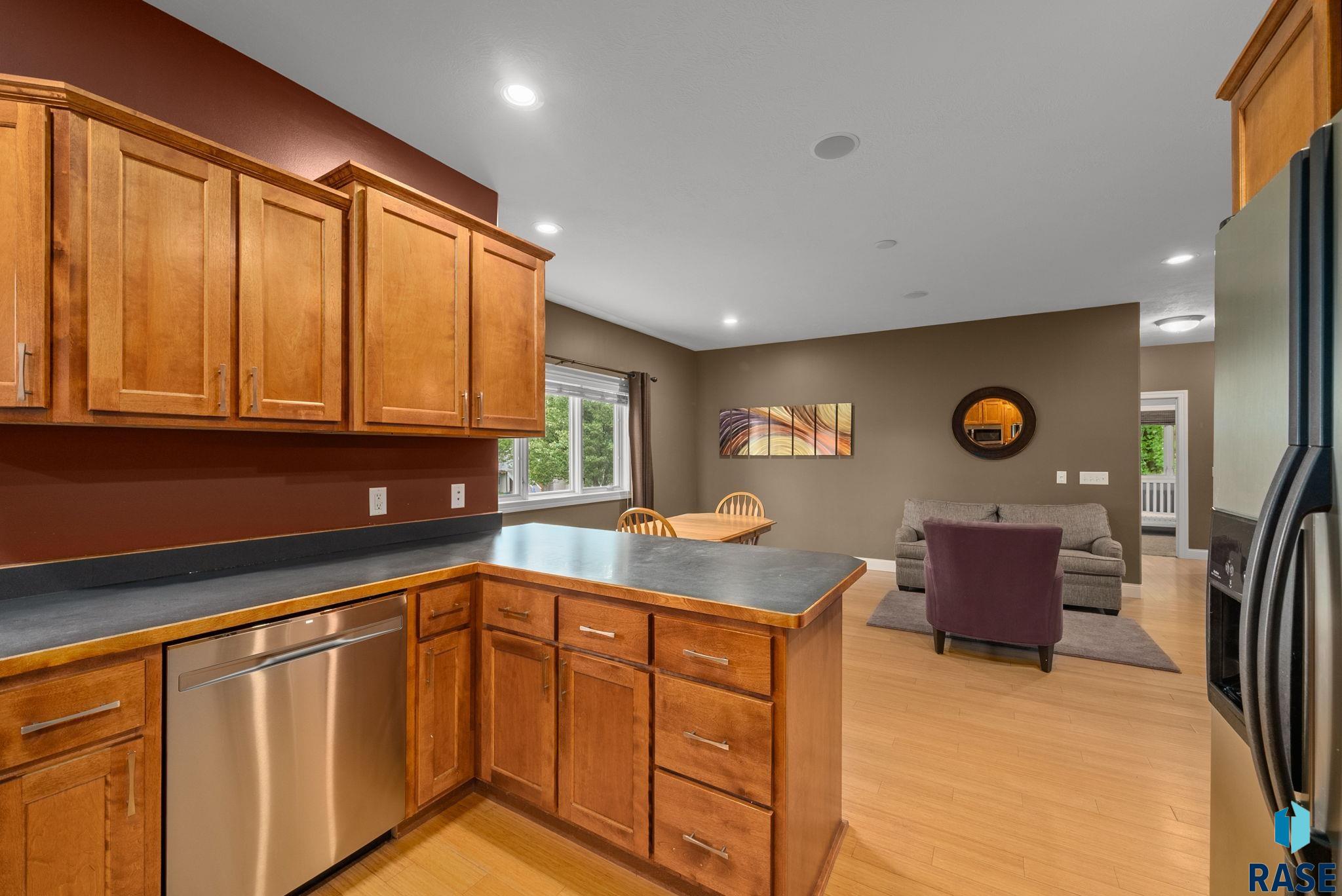 Sioux Falls, South Dakota 57108, United States, 4 Bedrooms Bedrooms, ,3 BathroomsBathrooms,Residential,Active,135149