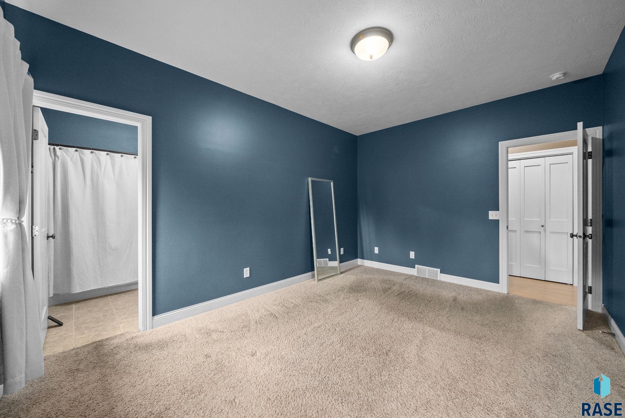 Sioux Falls, South Dakota 57108, United States, 4 Bedrooms Bedrooms, ,3 BathroomsBathrooms,Residential,Active,135149