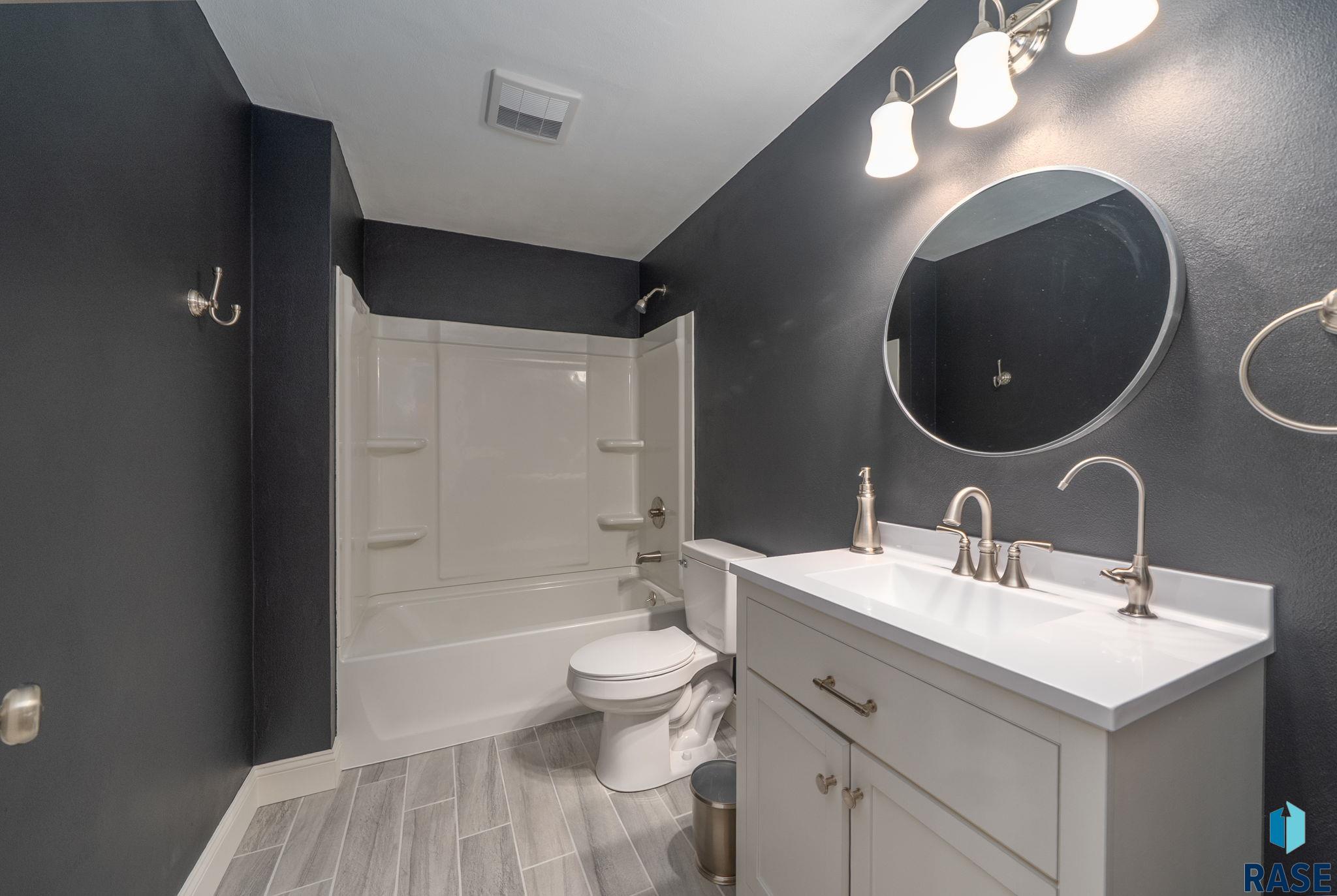 Sioux Falls, South Dakota 57108, United States, 4 Bedrooms Bedrooms, ,3 BathroomsBathrooms,Residential,Active,135149