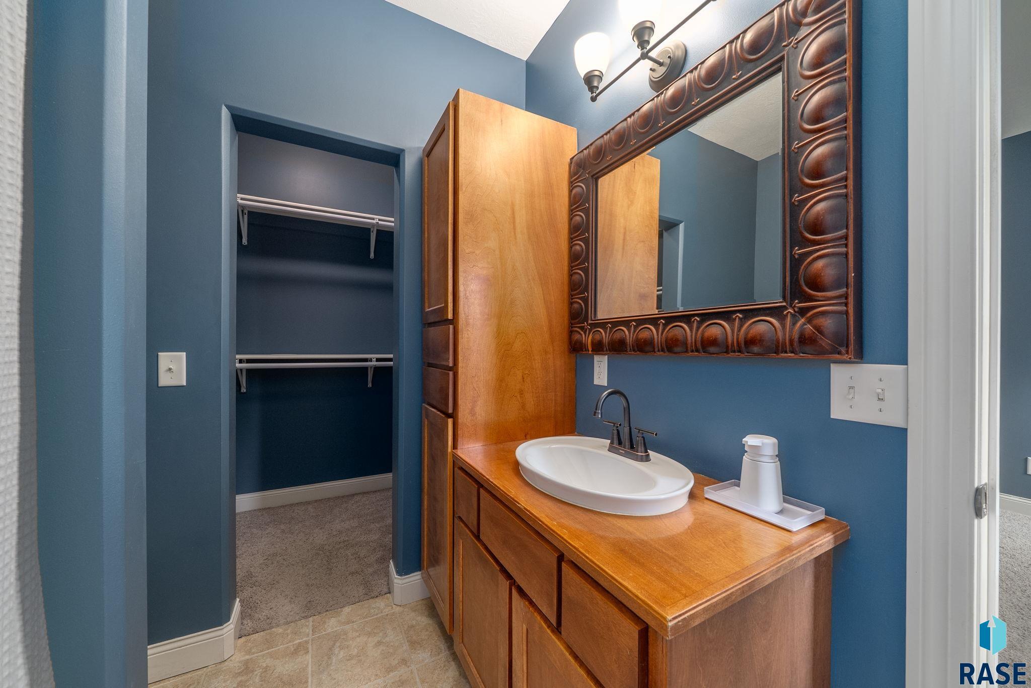 Sioux Falls, South Dakota 57108, United States, 4 Bedrooms Bedrooms, ,3 BathroomsBathrooms,Residential,Active,135149