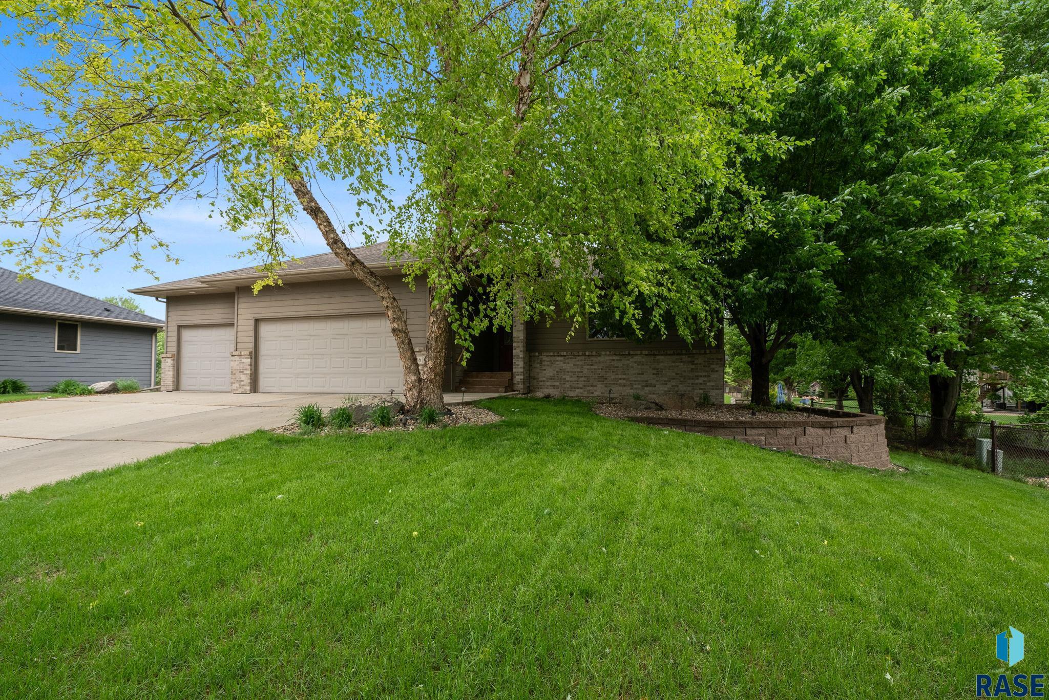 Sioux Falls, South Dakota 57108, United States, 4 Bedrooms Bedrooms, ,3 BathroomsBathrooms,Residential,Active,135149