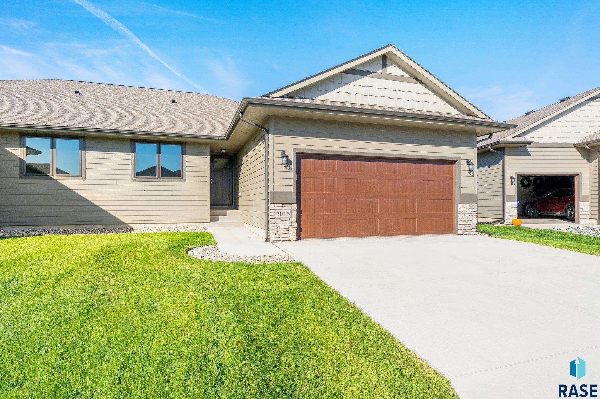 2013 S Sonoma Pl Place, Sioux Falls, South Dakota image 2