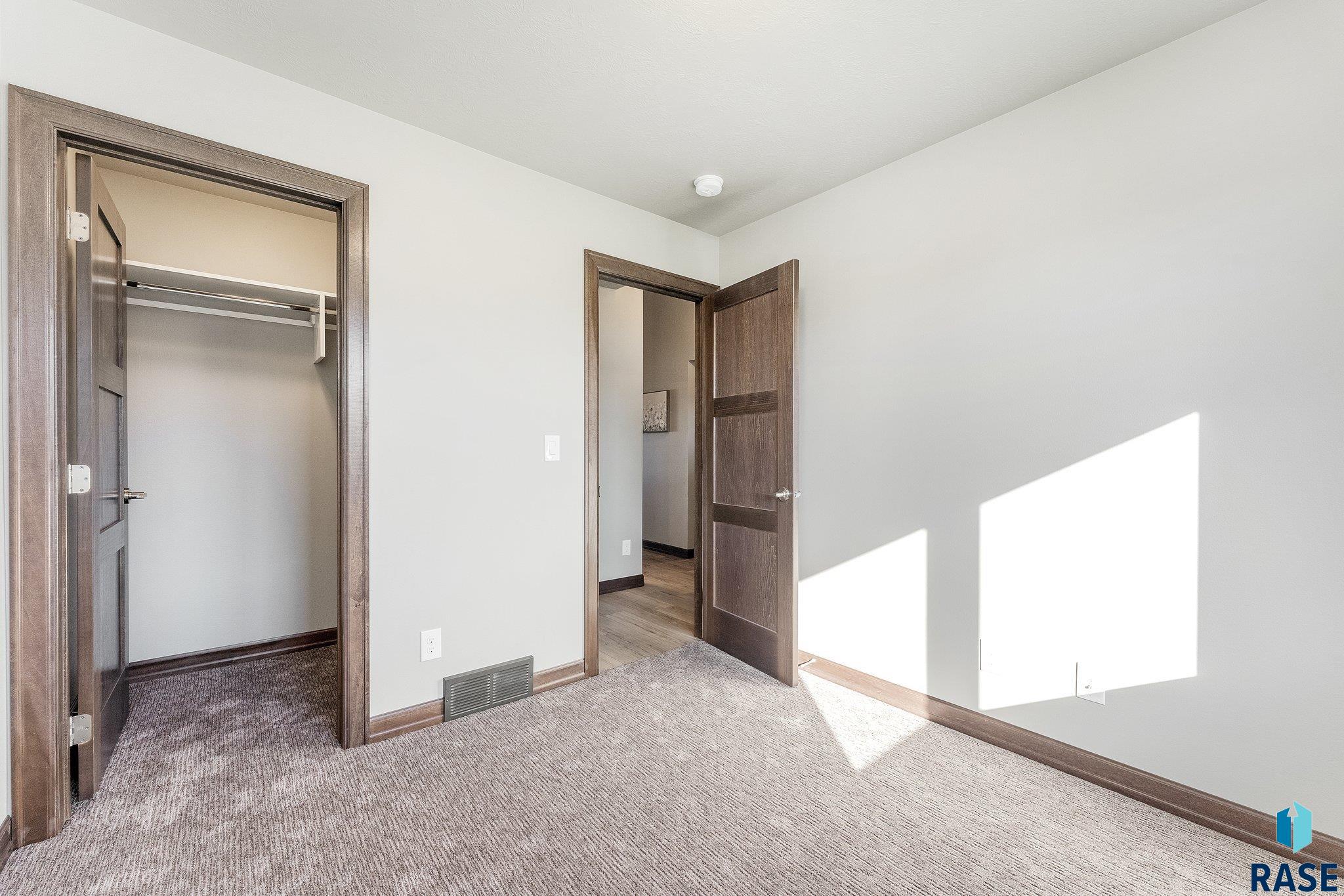 2013 S Sonoma Pl Place, Sioux Falls, South Dakota image 17