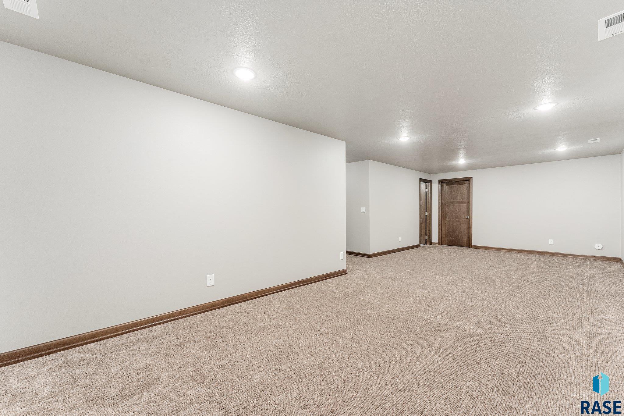 2013 S Sonoma Pl Place, Sioux Falls, South Dakota image 28