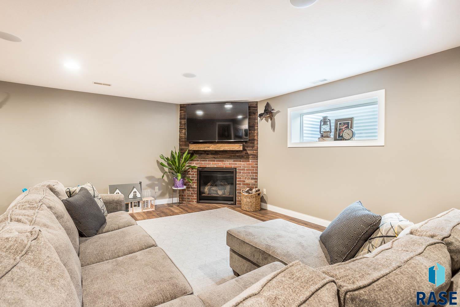 3313 E Brewster St Street, Sioux Falls, South Dakota image 24