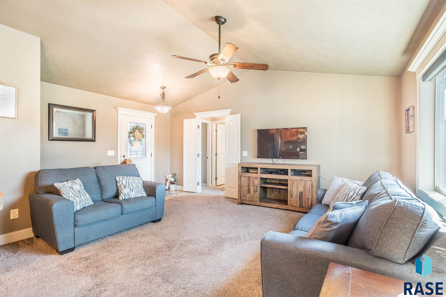 3313 E Brewster St Street, Sioux Falls, South Dakota image 8