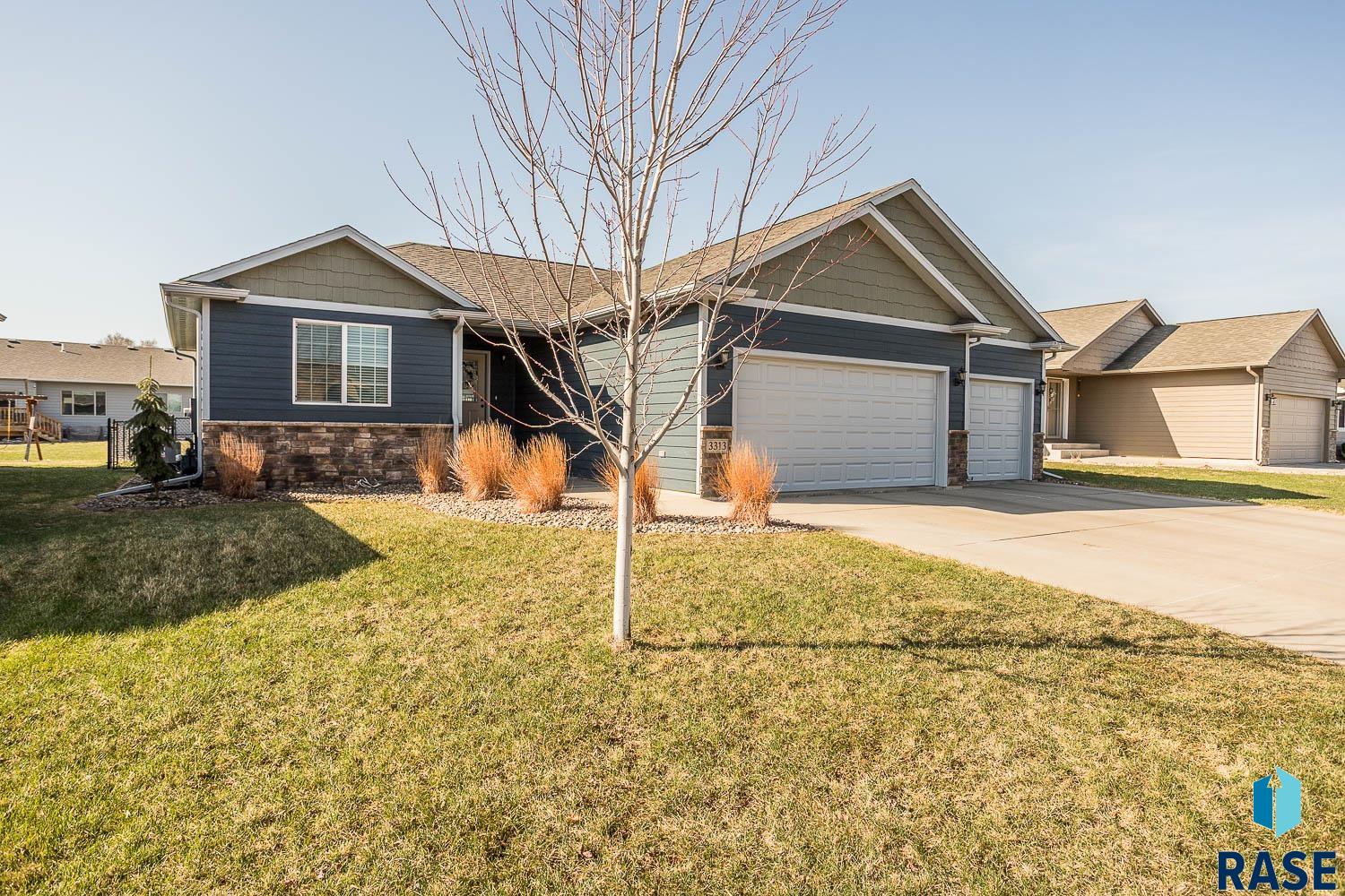 3313 E Brewster St Street, Sioux Falls, South Dakota image 1