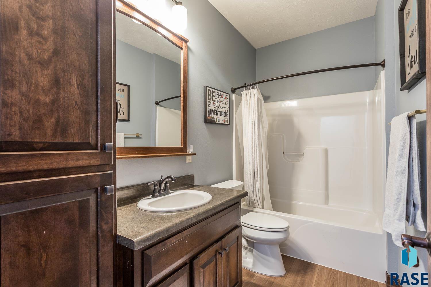 8501 S Quiet Oak Cir Circle, Sioux Falls, South Dakota image 20