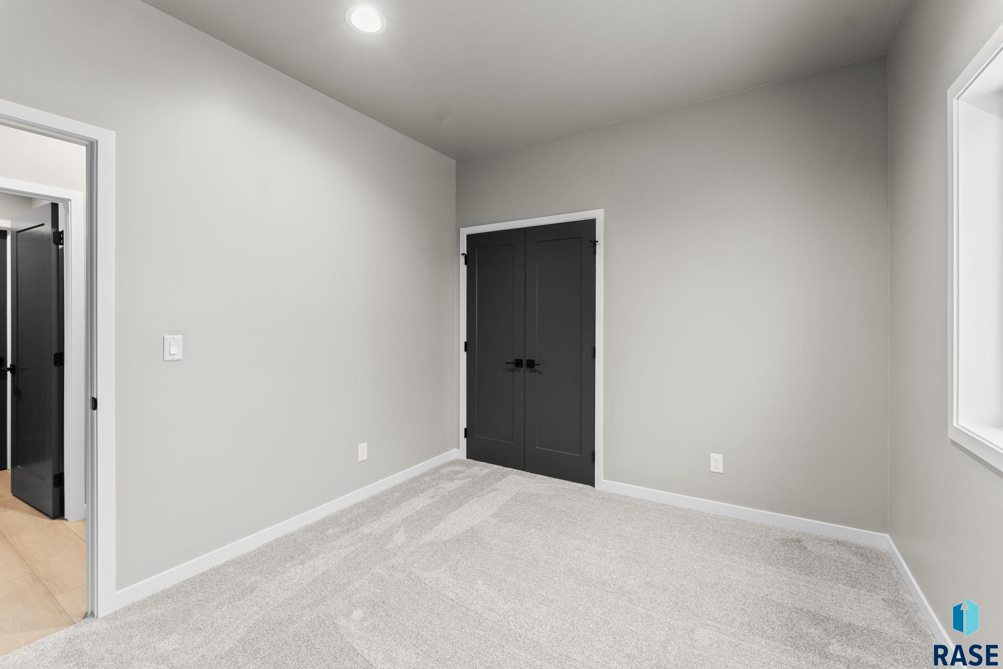 Brandon, South Dakota 57005, United States, 3 Bedrooms Bedrooms, ,2 BathroomsBathrooms,Residential,Contingent,24661