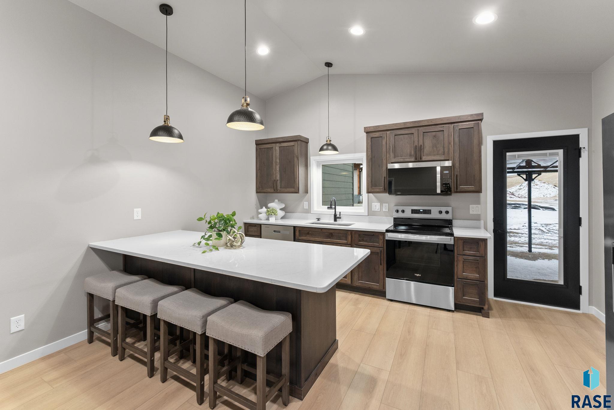 Brandon, South Dakota 57005, United States, 3 Bedrooms Bedrooms, ,2 BathroomsBathrooms,Residential,Contingent,24661