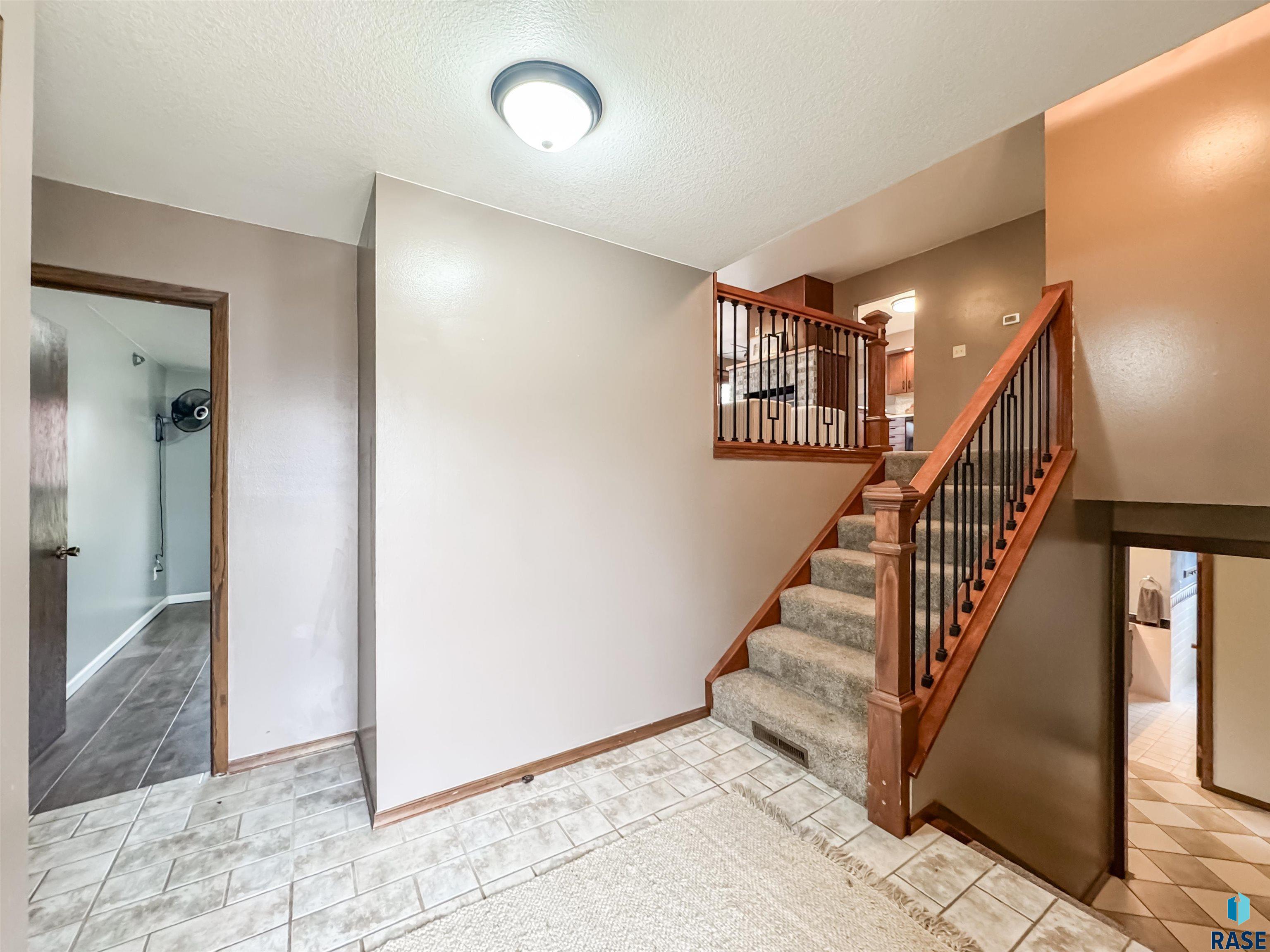 120 S Yellowstone Dr Drive #2, Brandon, South Dakota image 3