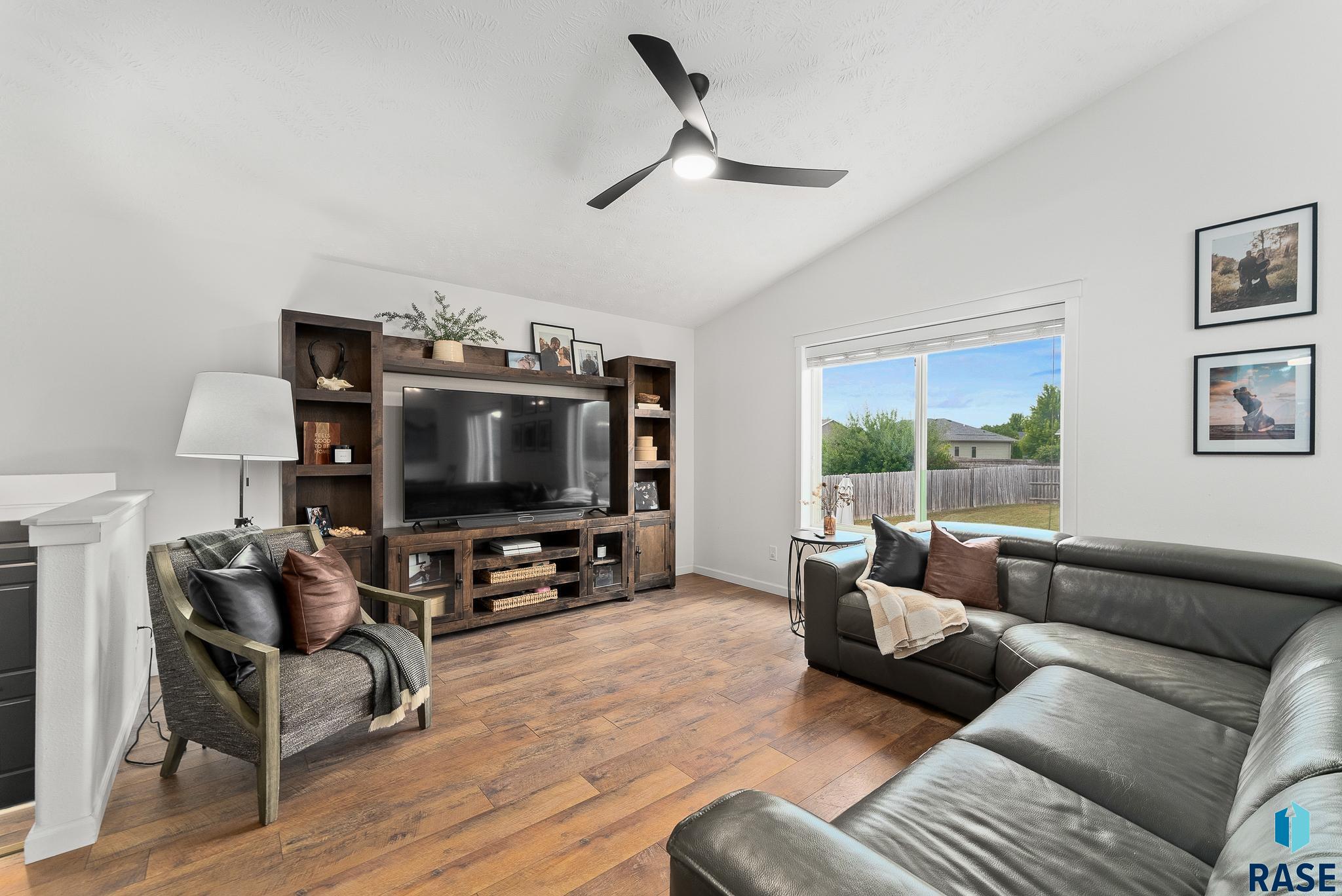 608 Honeysuckle Dr Drive #511, Harrisburg, New Jersey image 3