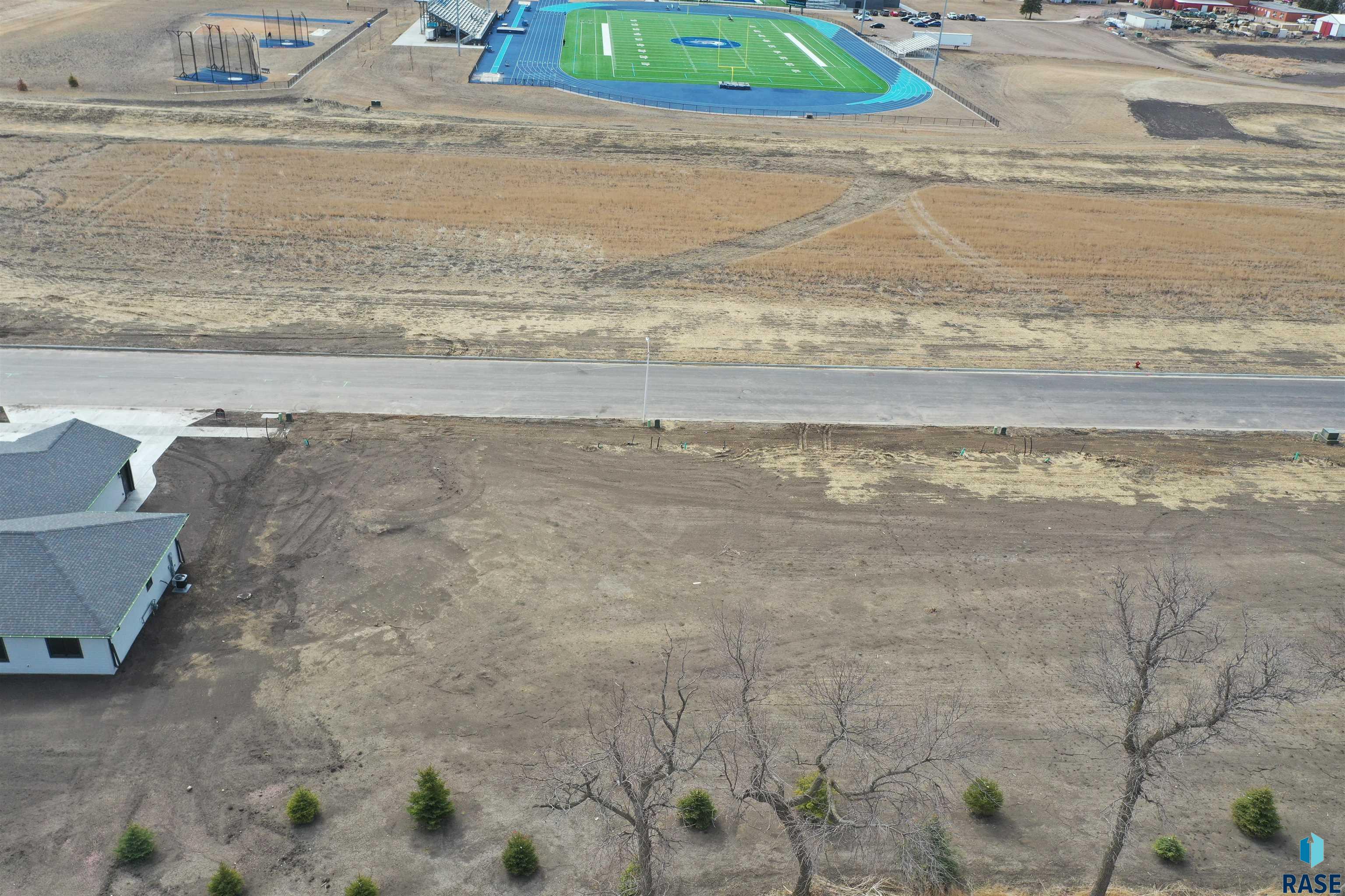 612 Harter Dr Drive, Madison, South Dakota image 2