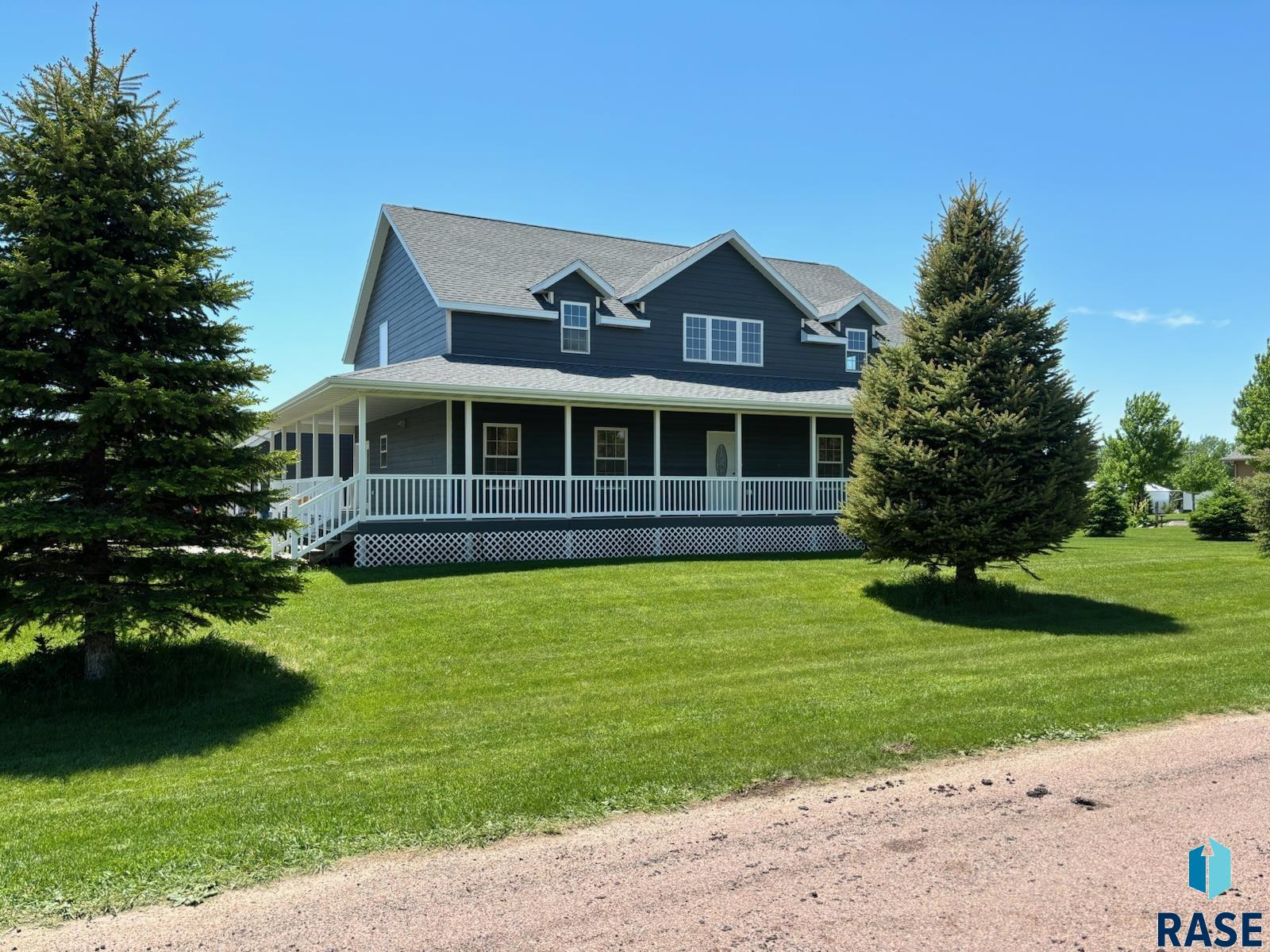 302 E 7th St Street, Hills, Minnesota image 1