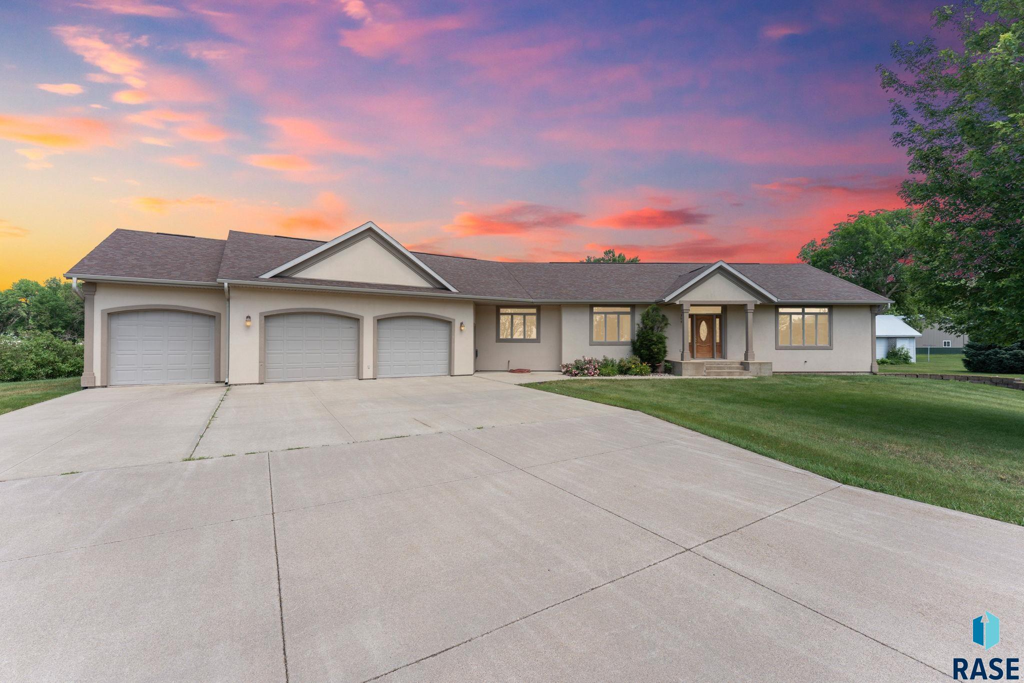 George, Iowa 51237, United States, 5 Bedrooms Bedrooms, ,3 BathroomsBathrooms,Residential,Active,164187