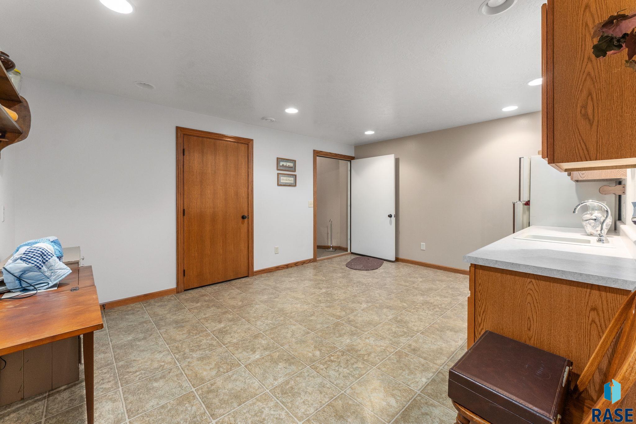 George, Iowa 51237, United States, 5 Bedrooms Bedrooms, ,3 BathroomsBathrooms,Residential,Active,164187