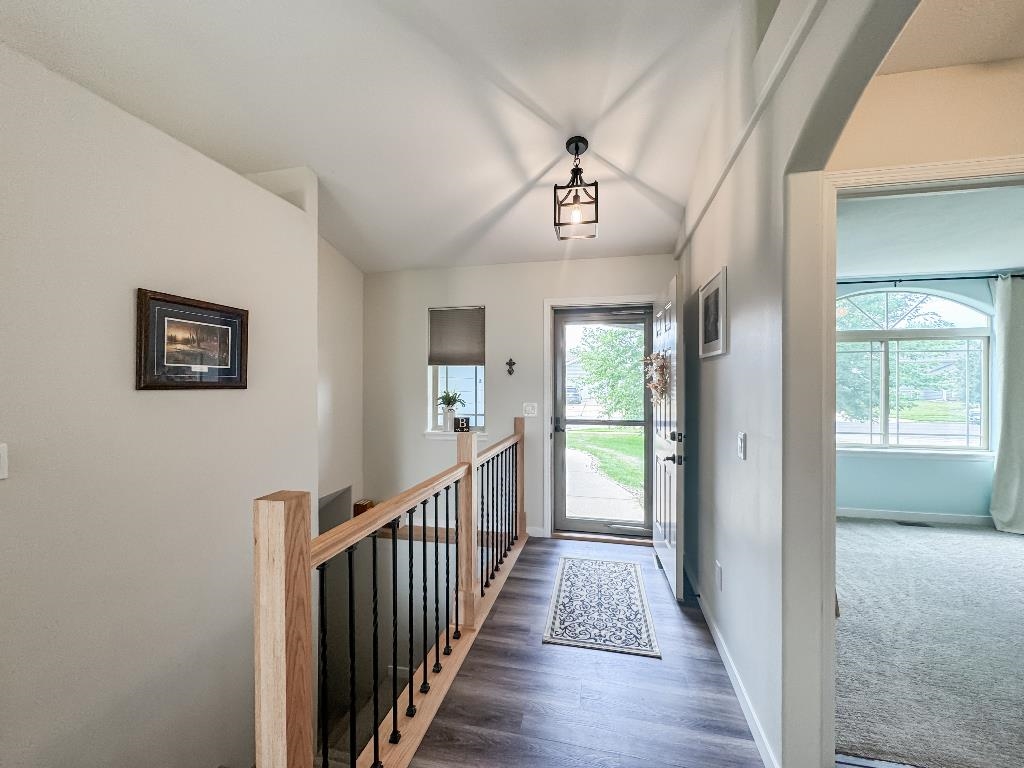 604 Kent St Street, Harrisburg, South Dakota image 2