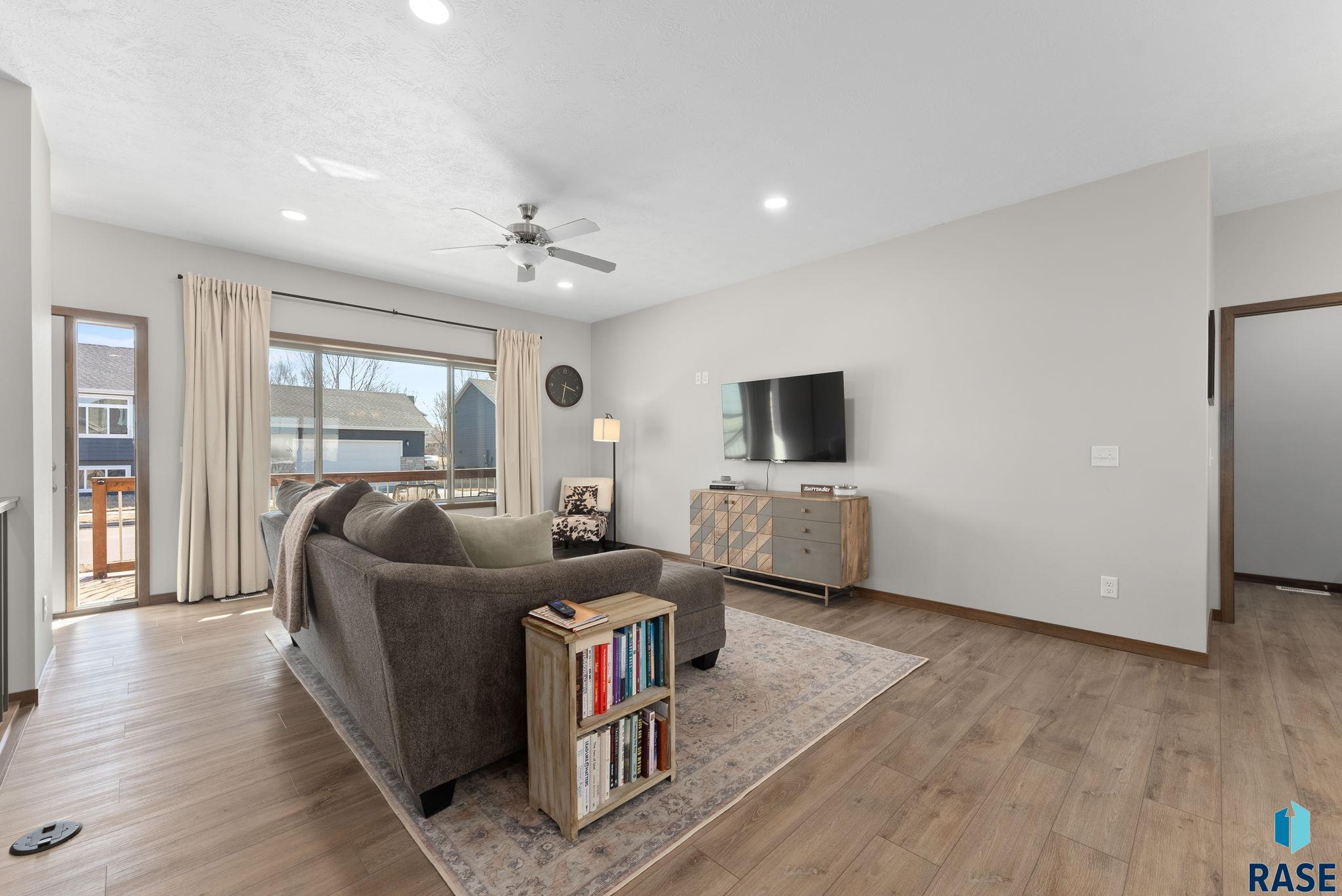500 E Cairos Pl Place, Brandon, South Dakota image 6