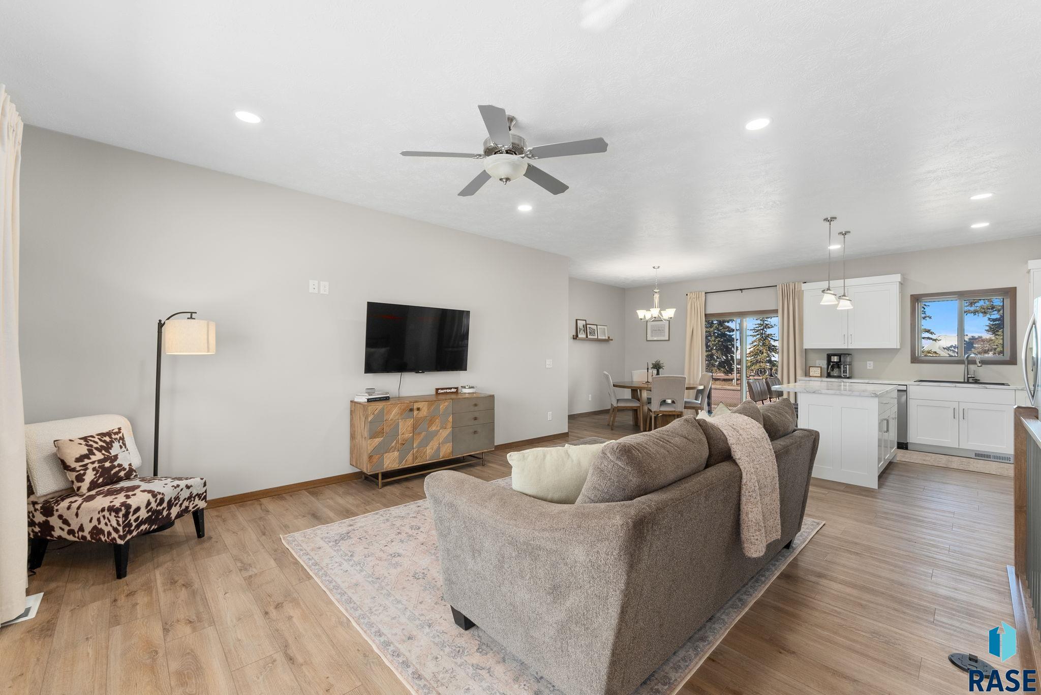 500 E Cairos Pl Place, Brandon, South Dakota image 3