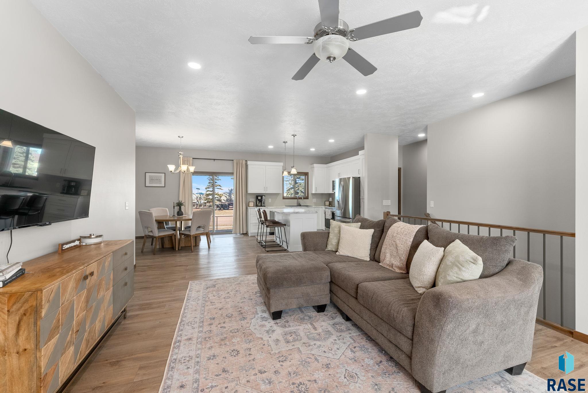 500 E Cairos Pl Place, Brandon, South Dakota image 2