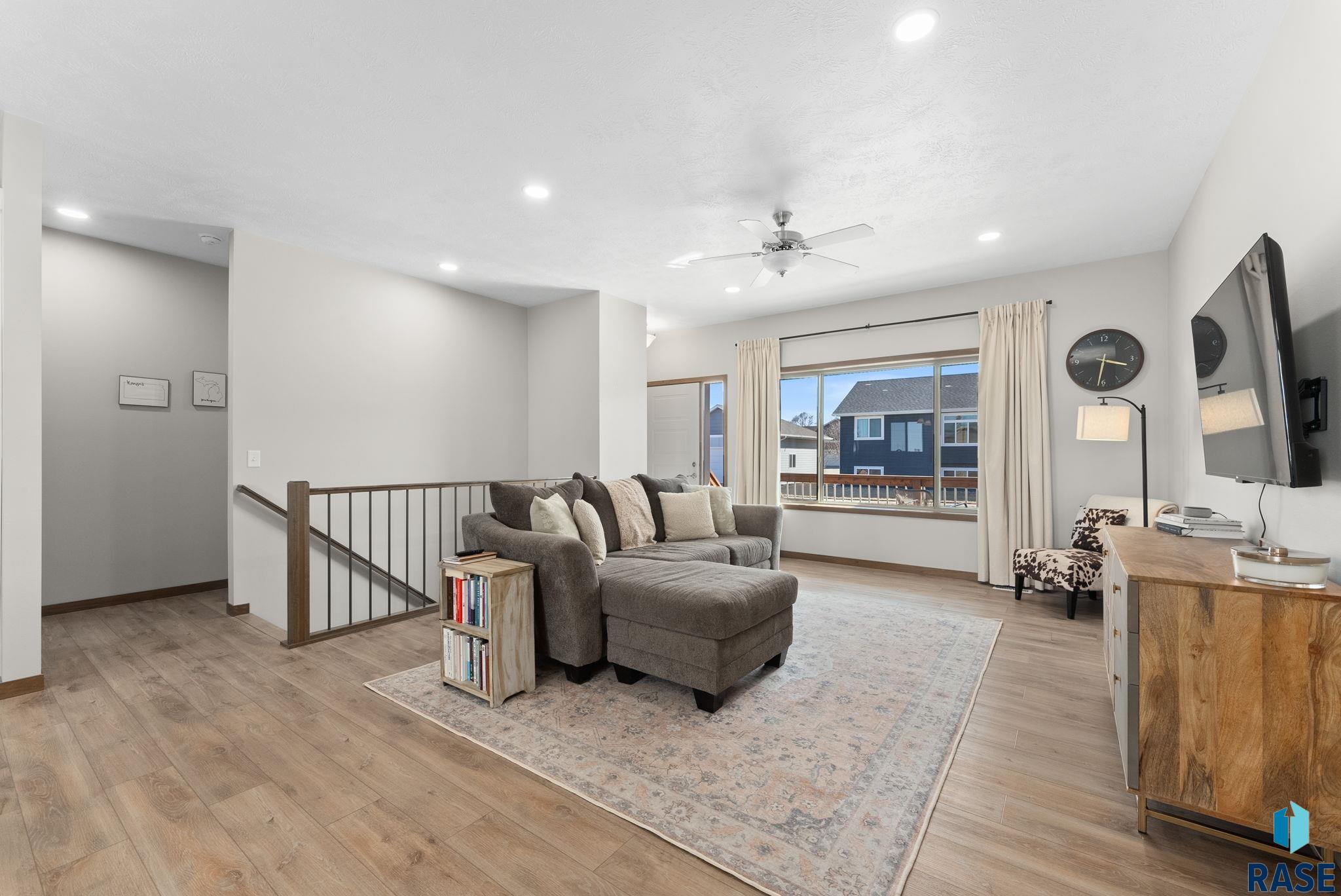 500 E Cairos Pl Place, Brandon, South Dakota image 5